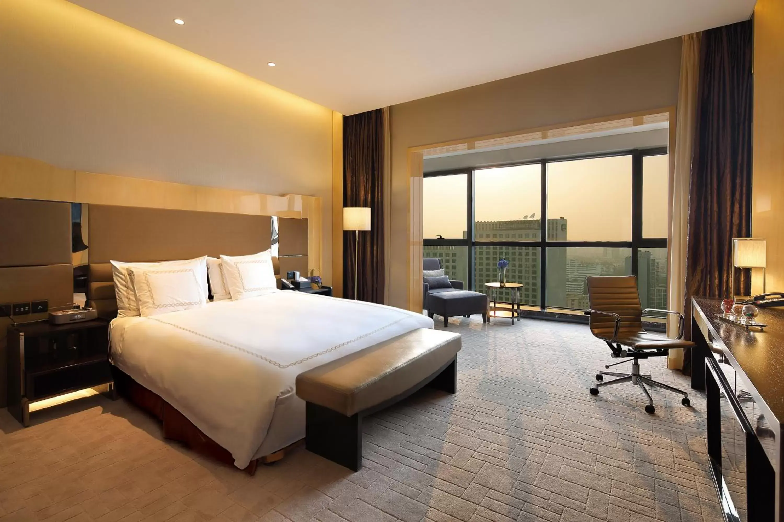 Premium King Room with City View in Crowne Plaza Beijing Lido by IHG Premium King Room with City View in Crowne Plaza Beijing Lido by IHG