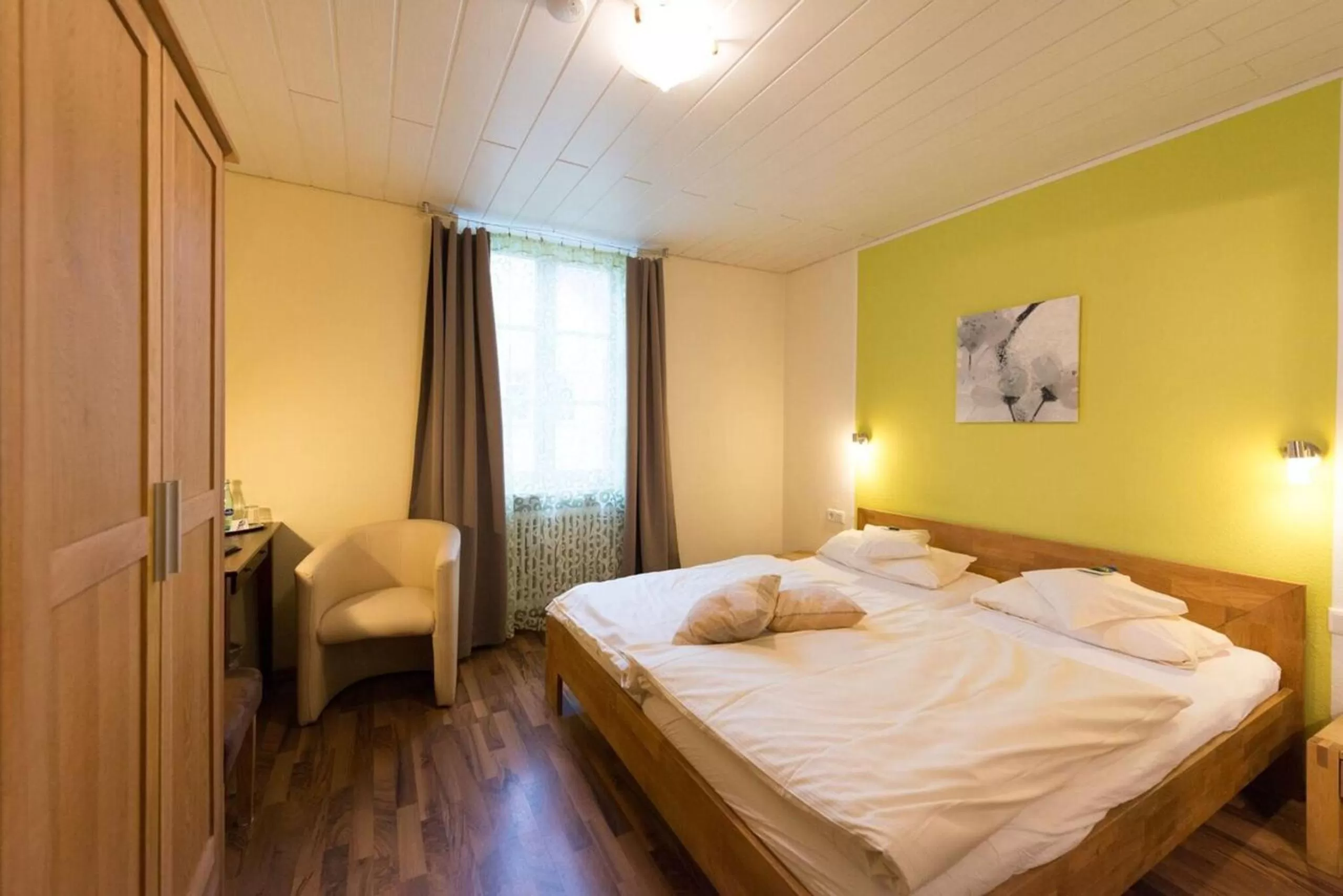 Photo of the whole room, Bed in Flair Hotel Hopfengarten