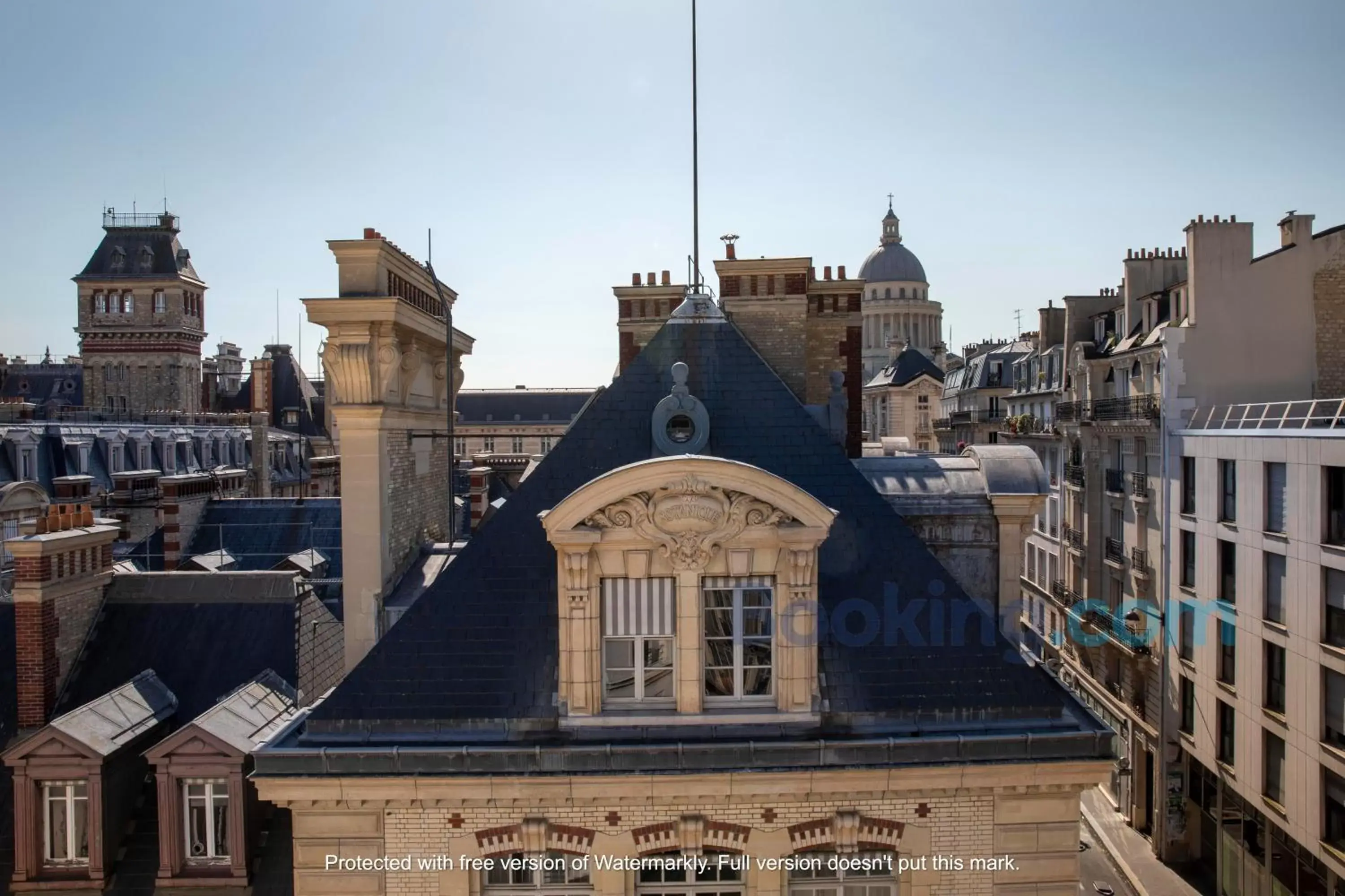 City view in Hôtel des 3 Collèges