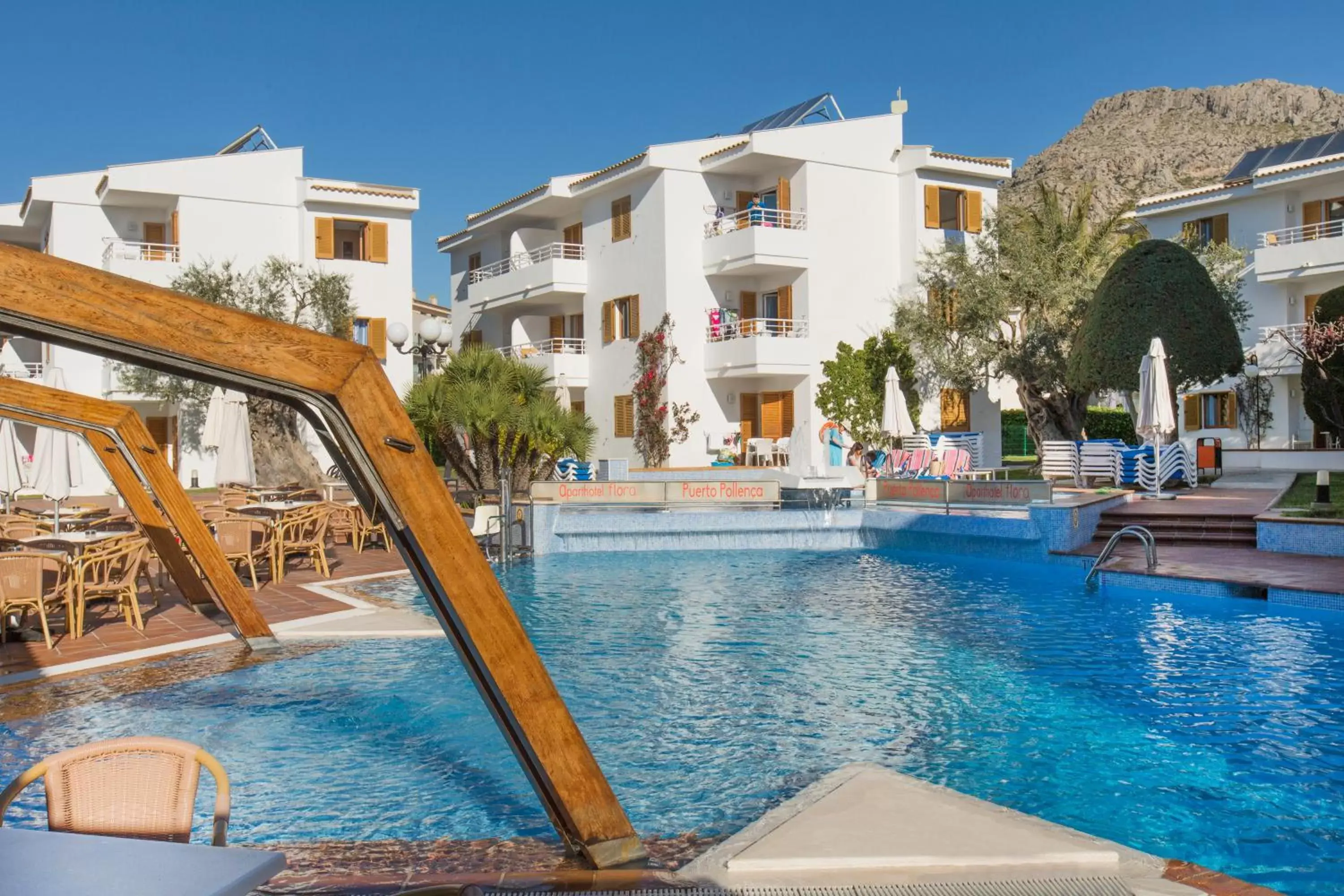 Swimming pool in Aparthotel Flora