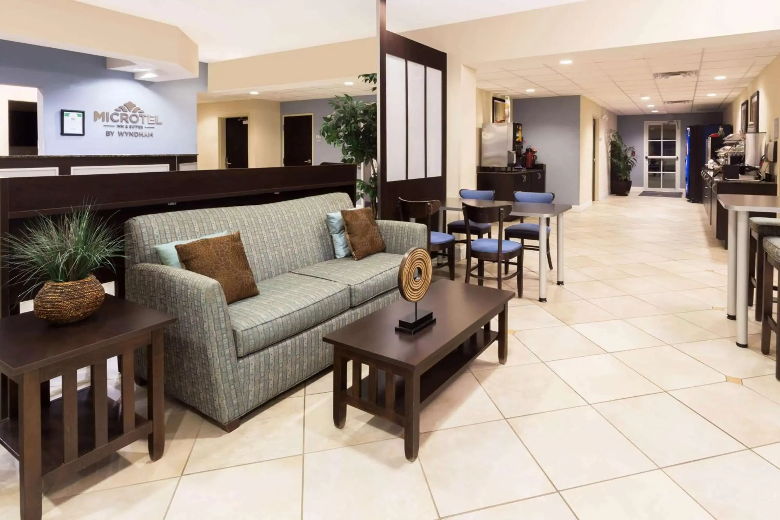 Lobby or reception in Microtel Inn & Suites by Wyndham Spring Hill/Weeki Wachee