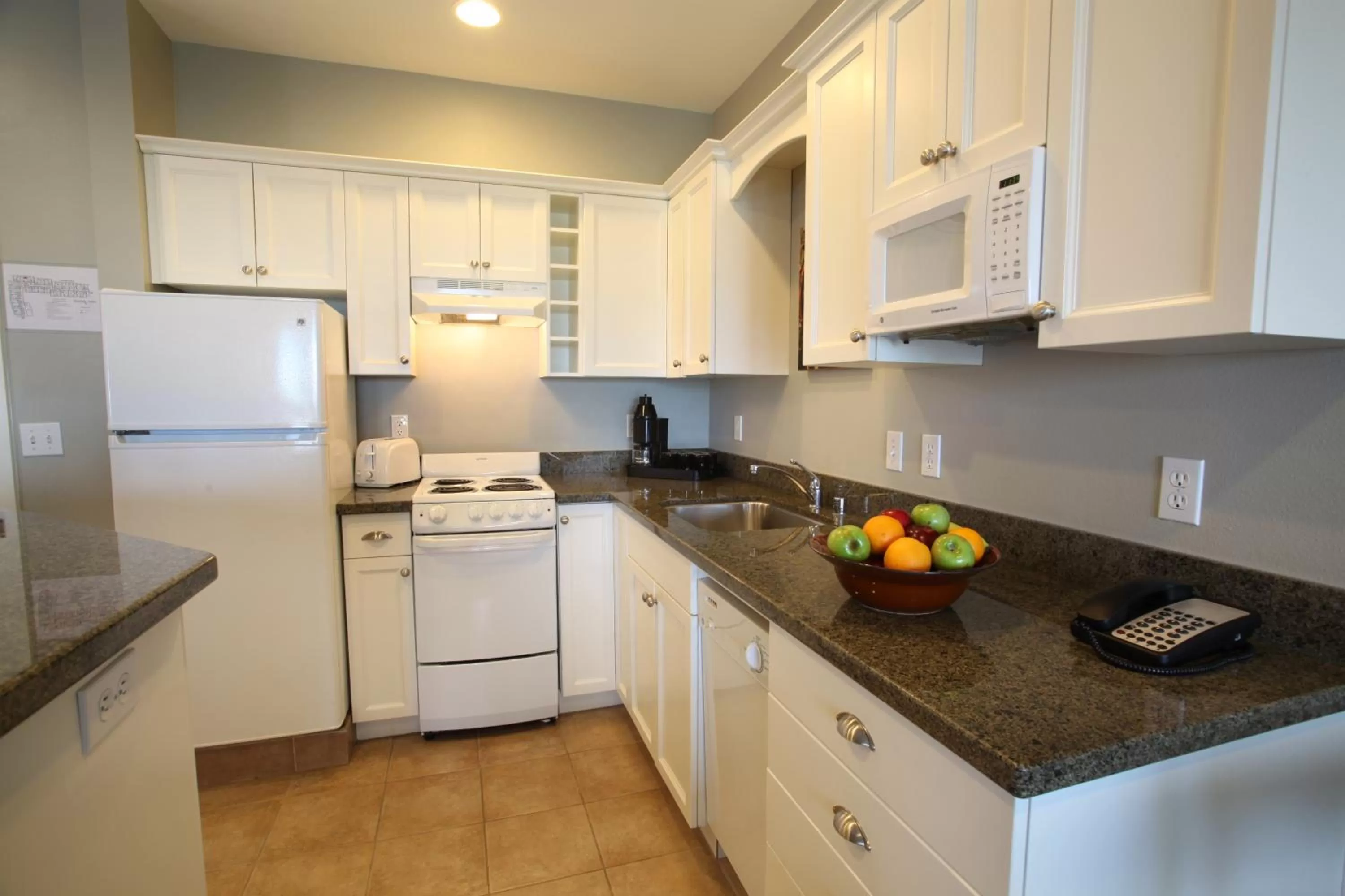 Kitchen or kitchenette in Rivertide Suites