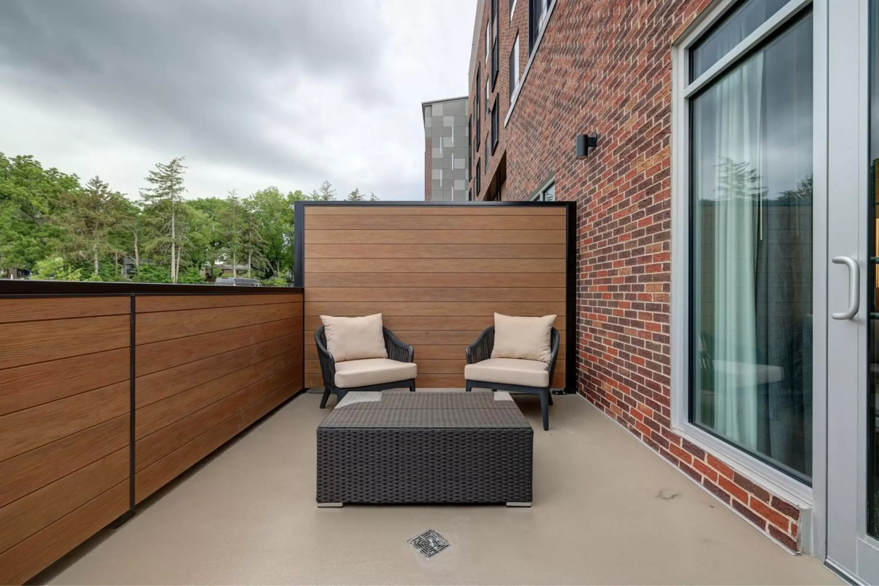 Photo of the whole room, Balcony/Terrace in Courtyard by Marriott Iowa City University Heights