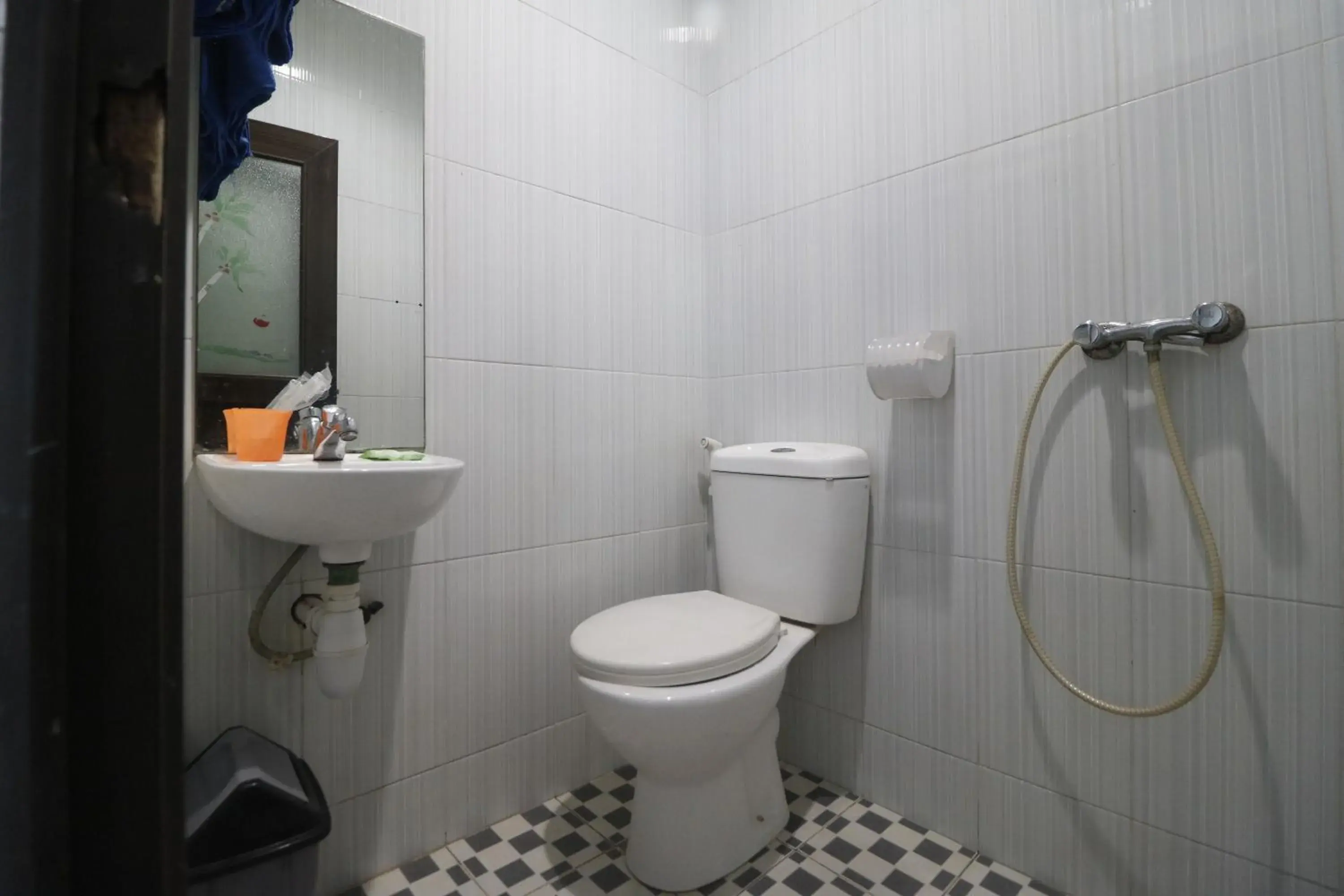 Bathroom in RedDoorz @ Batu Aji Batam