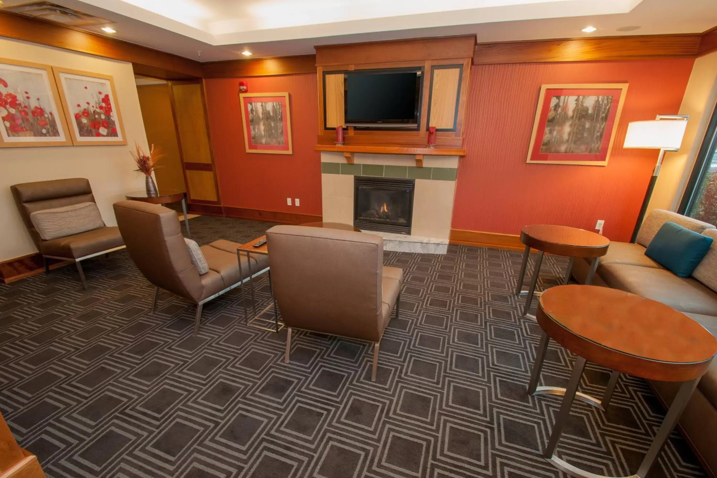 Lobby or reception, Lounge/Bar in TownePlace Suites by Marriott Scranton Wilkes-Barre