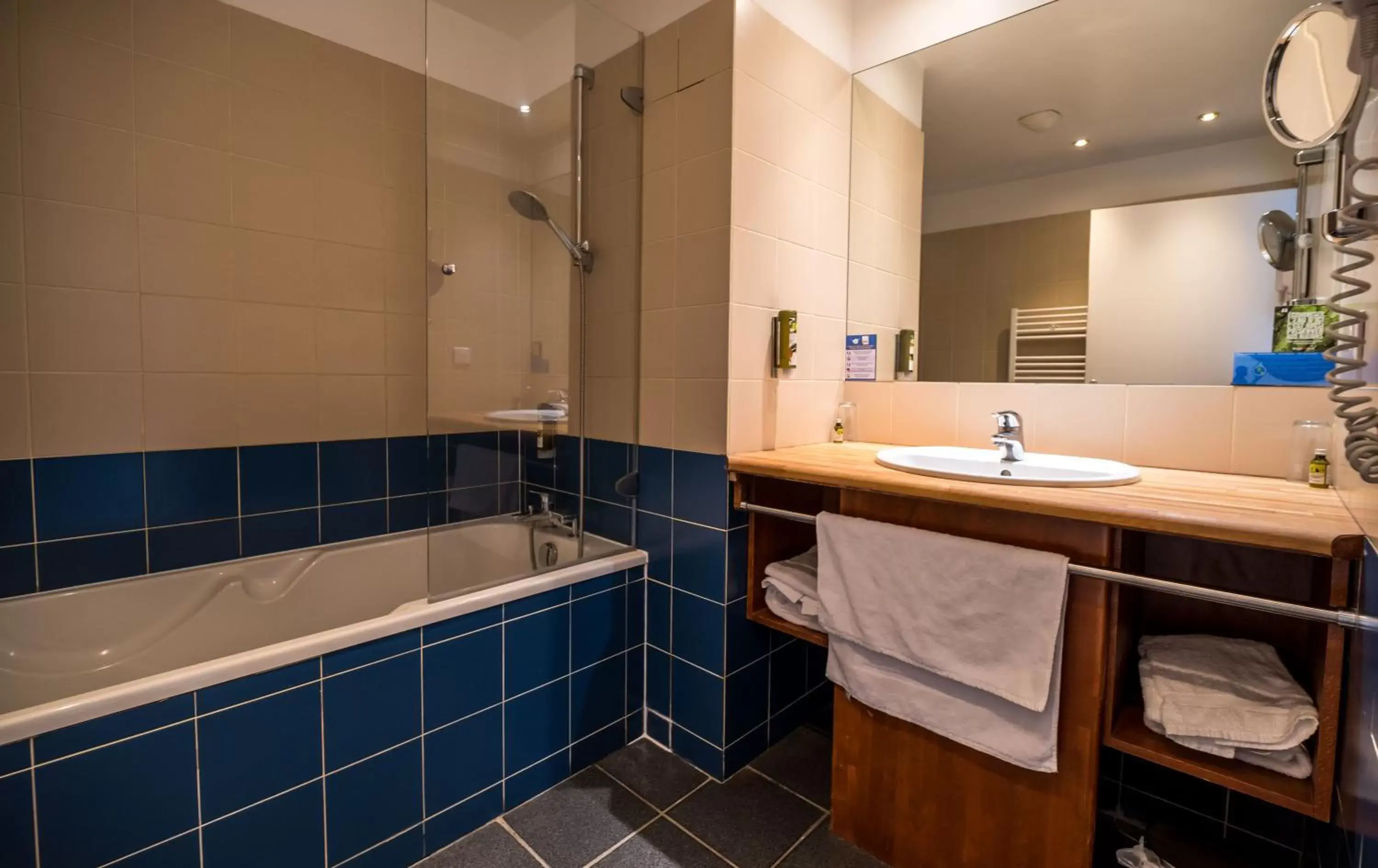 Shower, Bathroom in La Petite Rade Hôtel