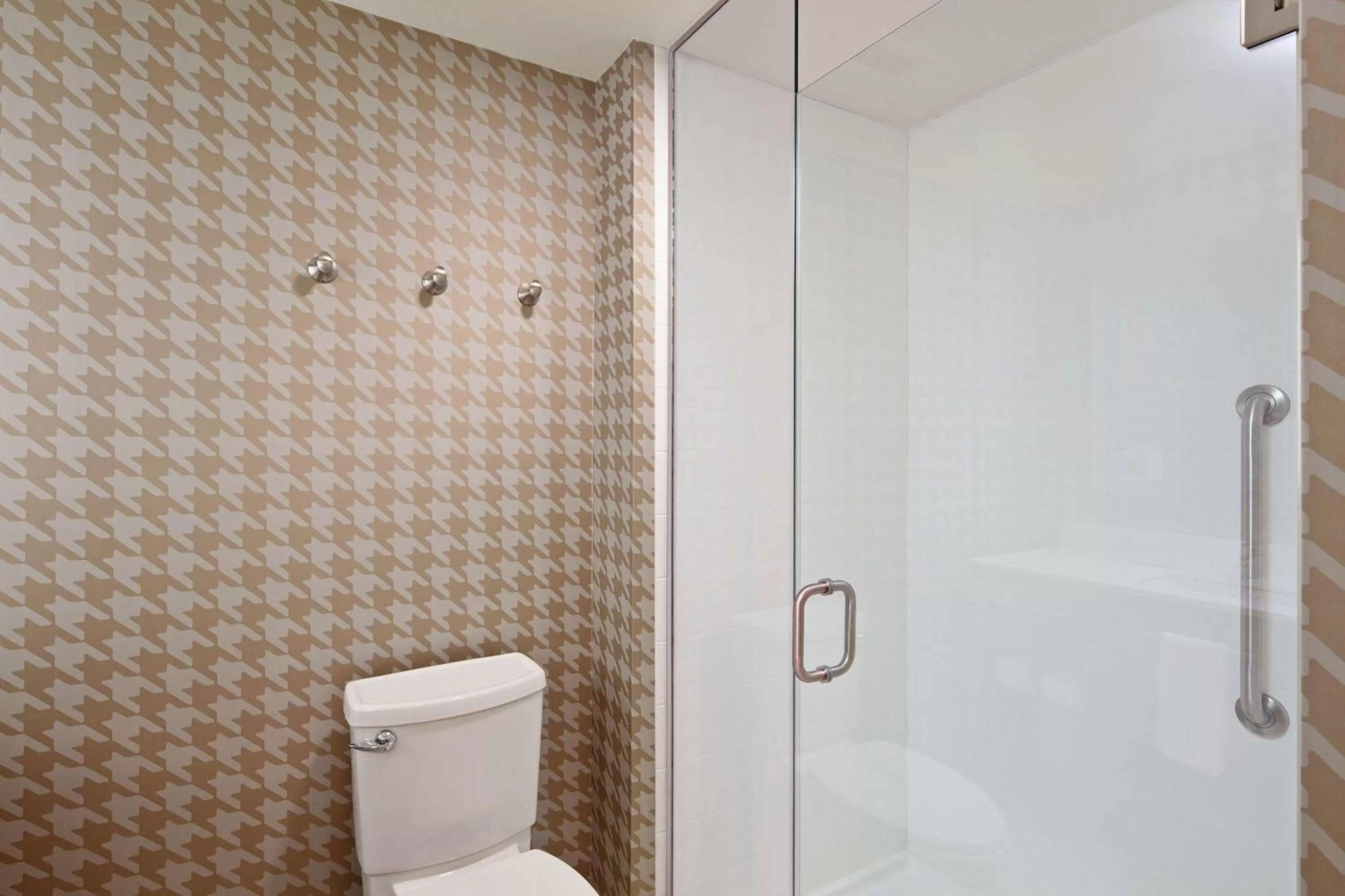 Bathroom in Home2 Suites By Hilton Alameda Oakland Airport