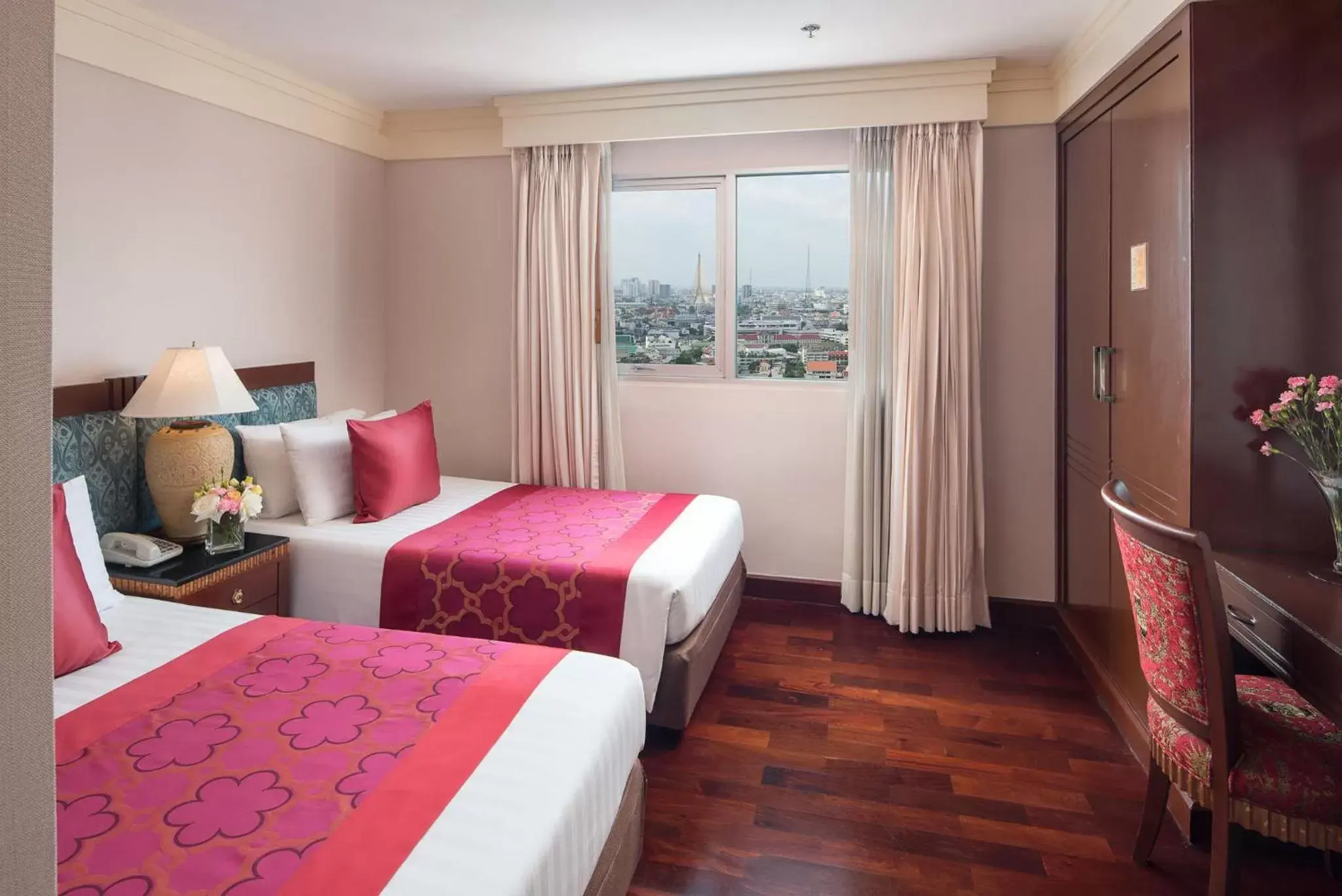 Bedroom, Bed in Prince Palace Hotel Bangkok - SHA Extra Plus