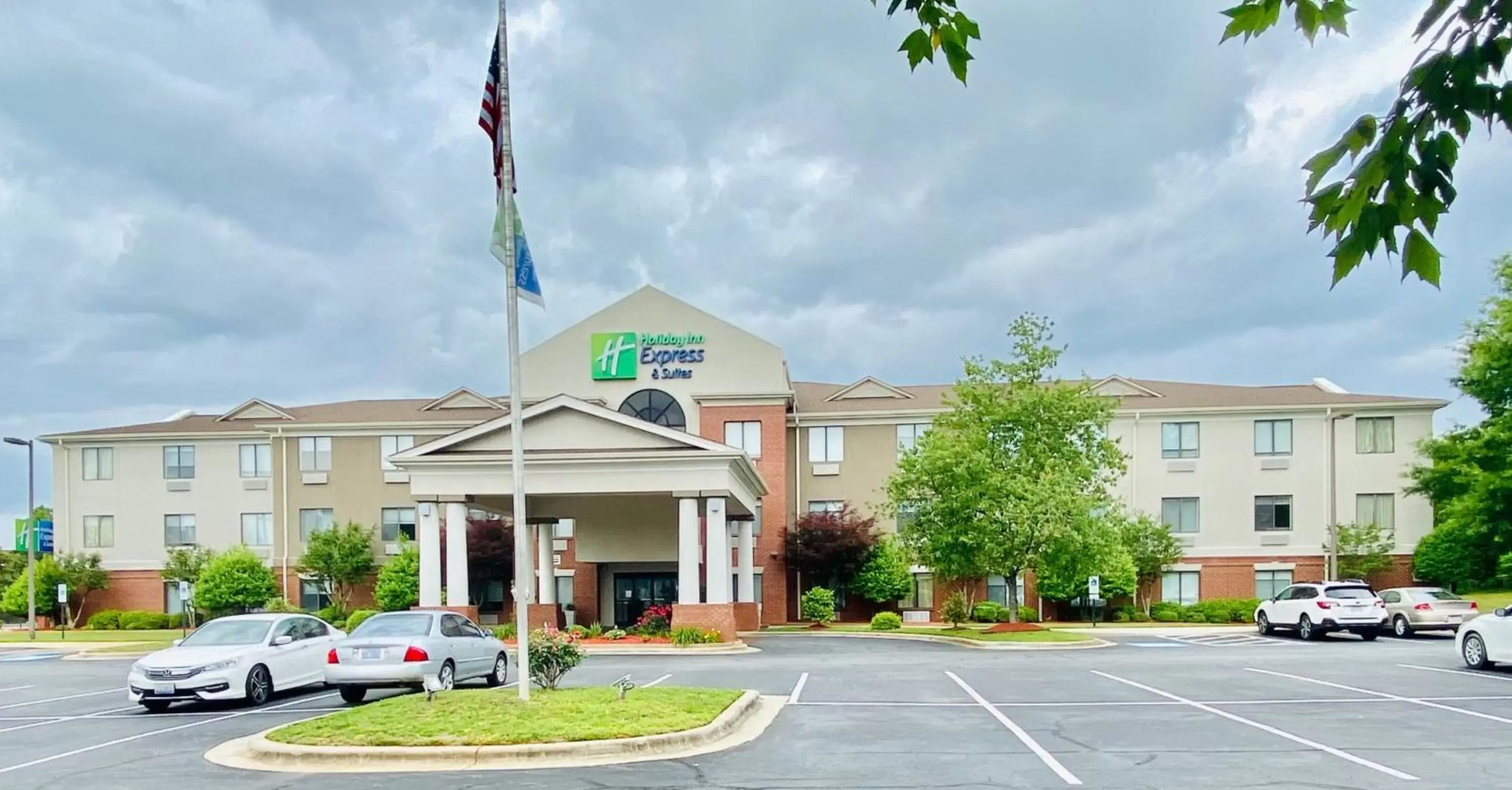 Property Building in Holiday Inn Express & Suites Reidsville, an IHG Hotel