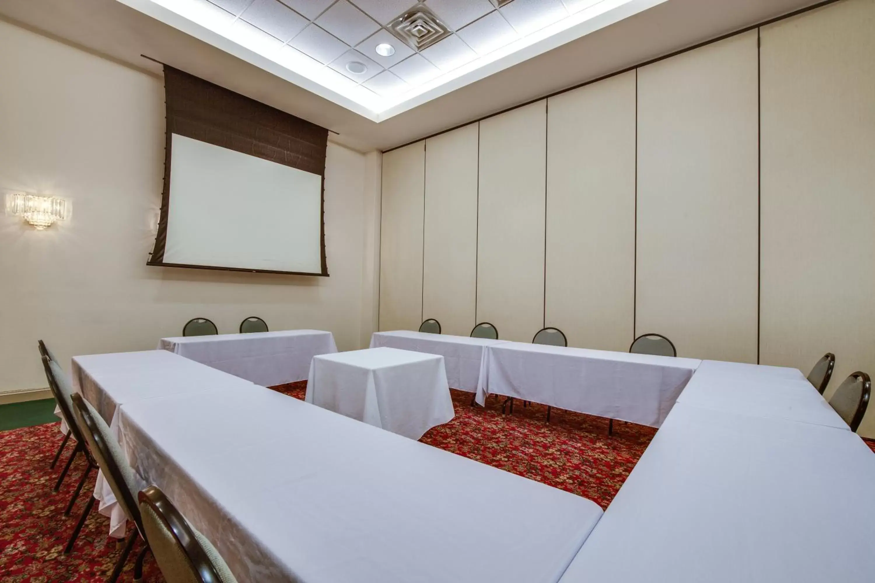 Meeting/conference room in Holiday Inn Express Hotel & Suites Greensboro-East, an IHG Hotel