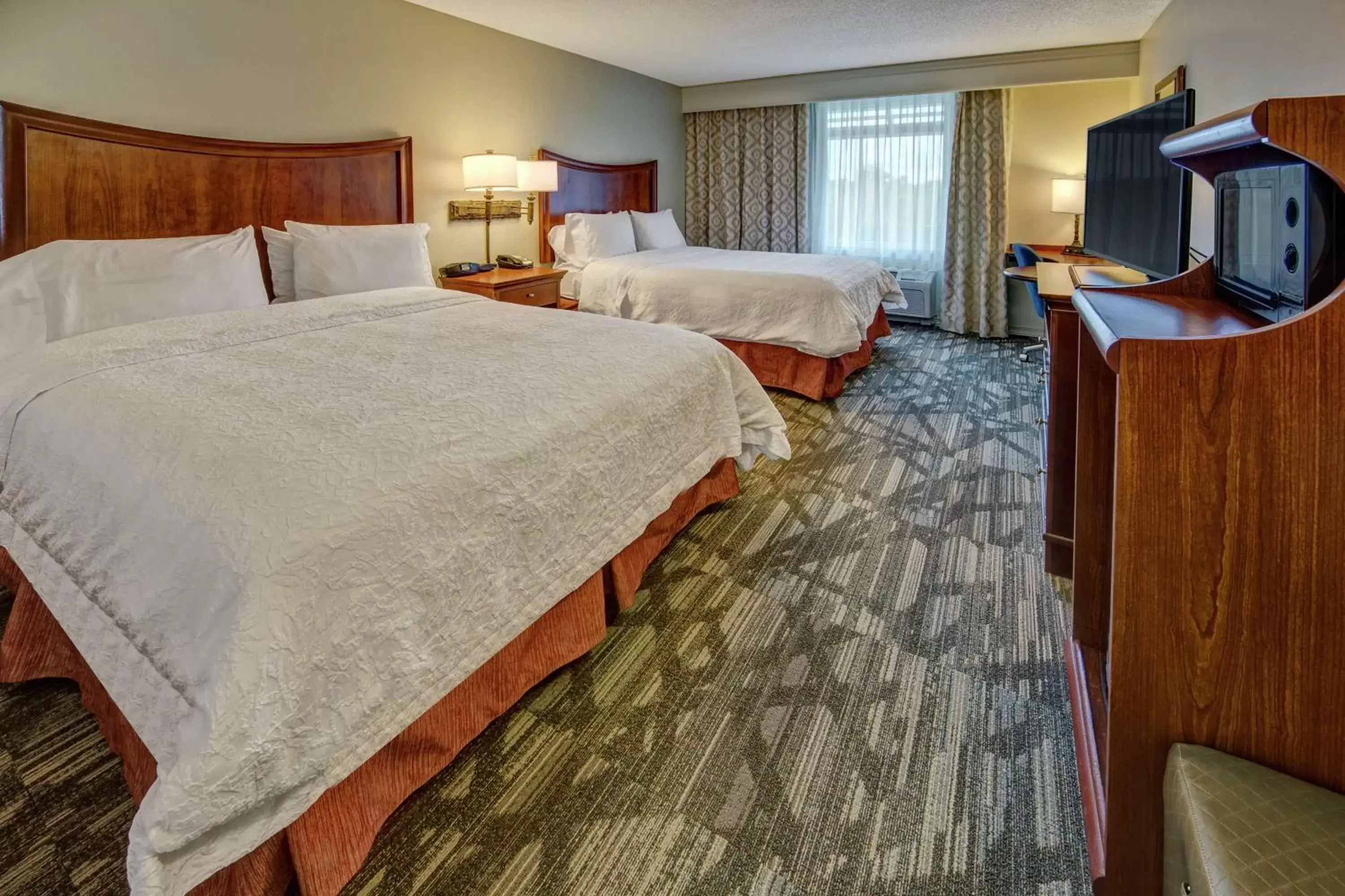 Bedroom, Bed in Hampton Inn & Suites Stuart-North