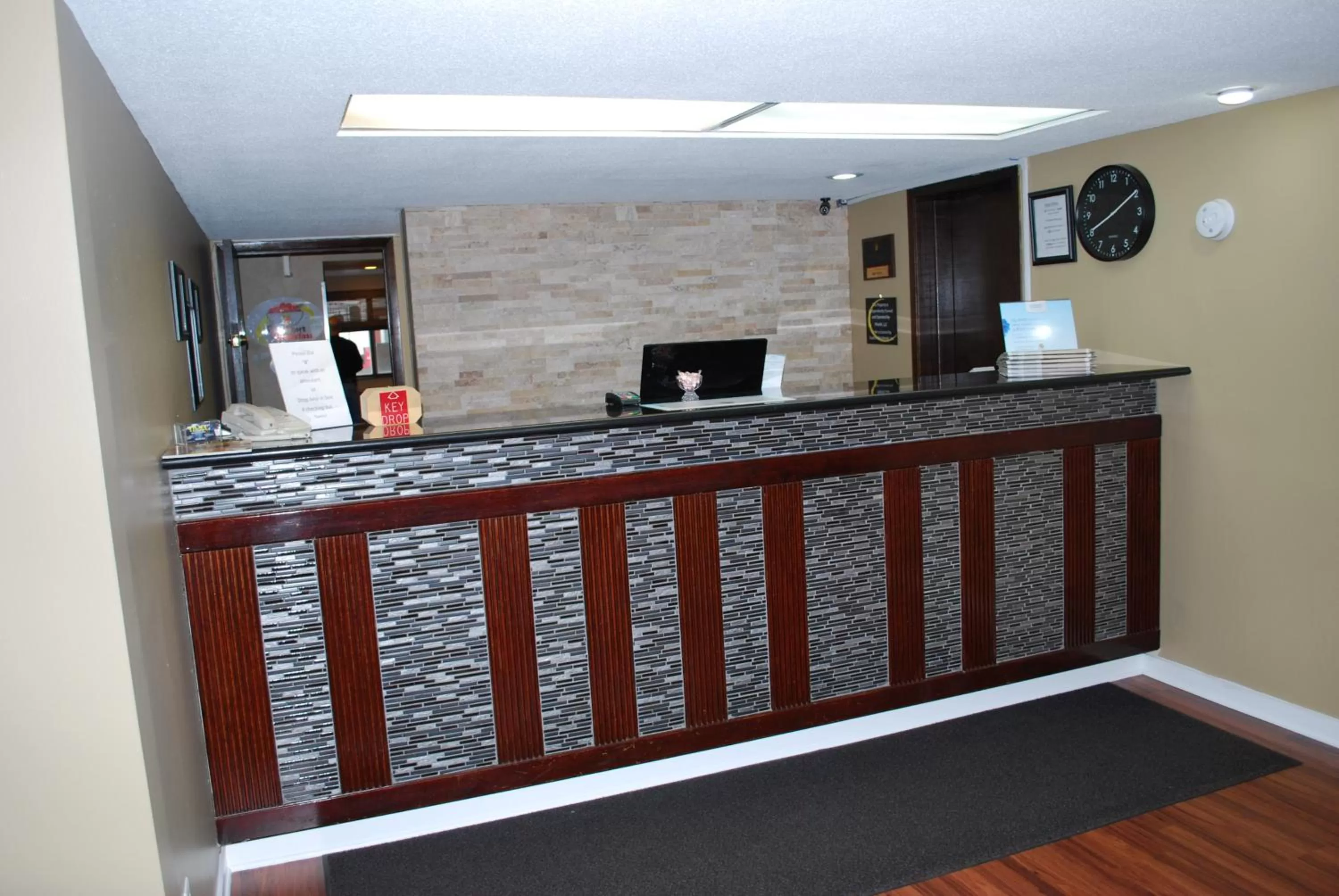 Lobby or reception in Super 8 by Wyndham Eau Claire WI