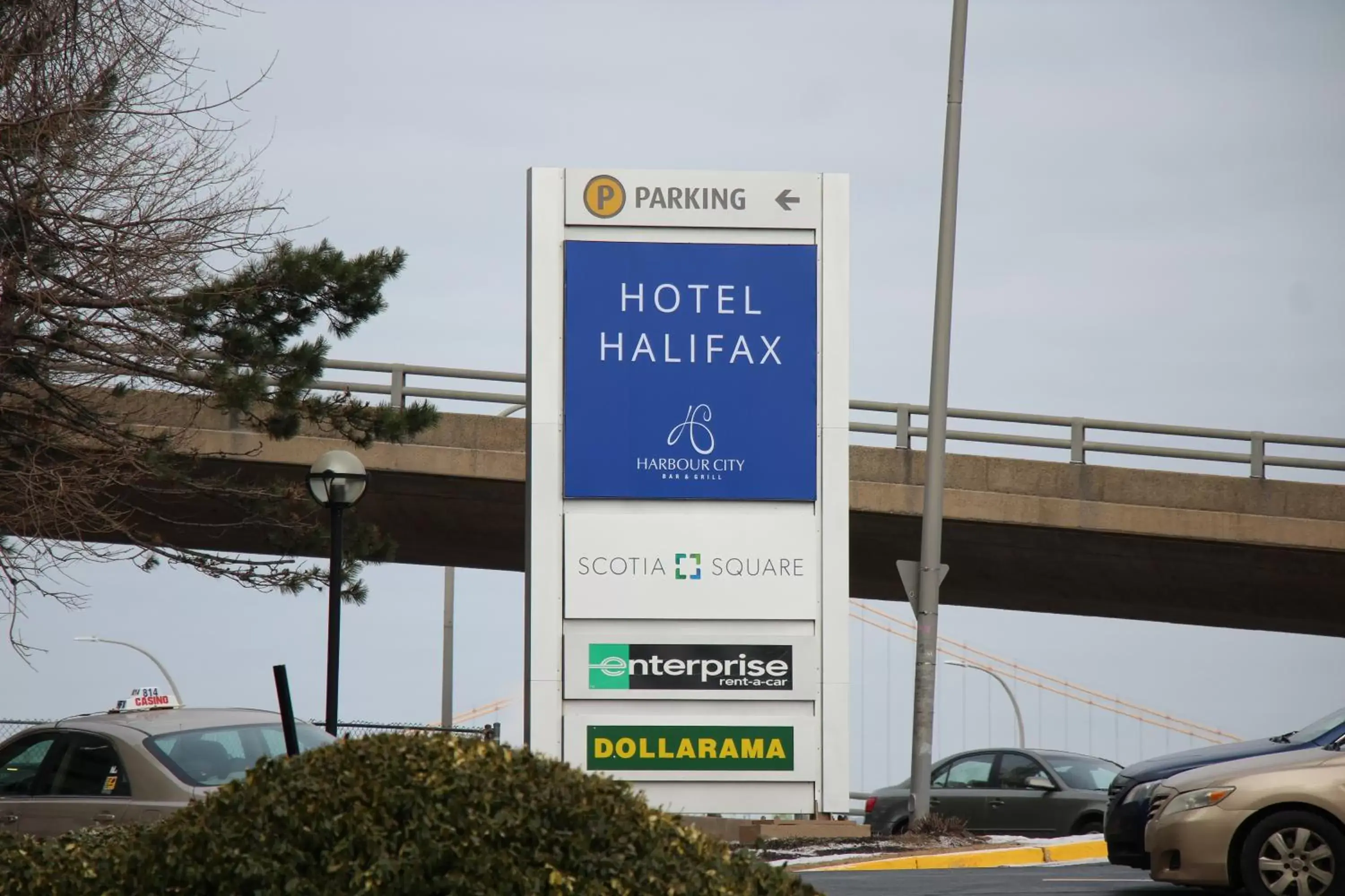 Facade/entrance in Hotel Halifax