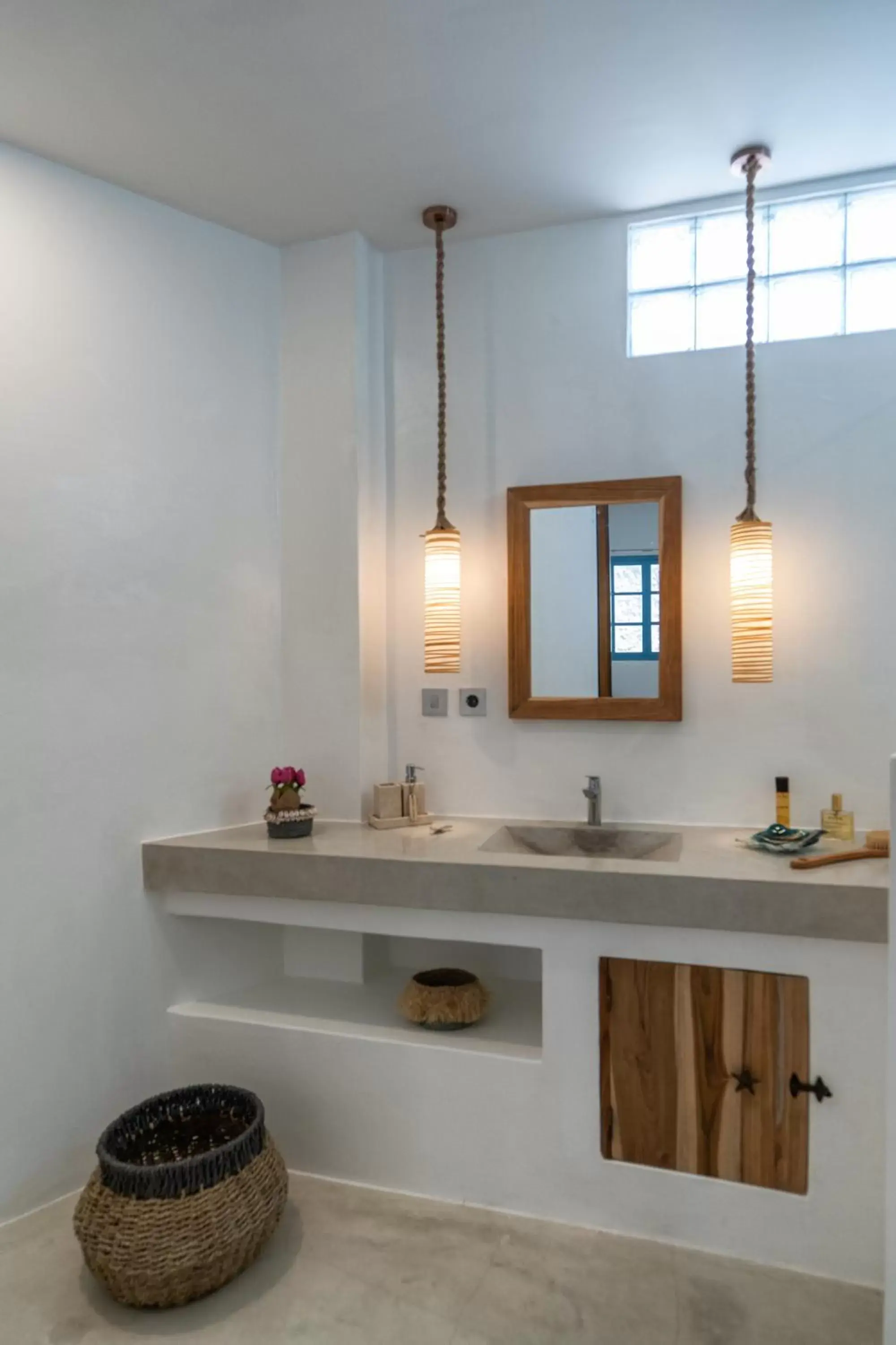 Bathroom in Seaesta Komodo Hostel & Hotel