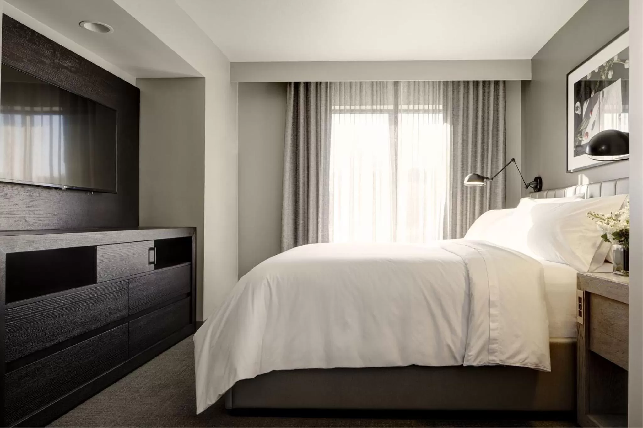 Photo of the whole room, Bed in Archer Hotel Florham Park