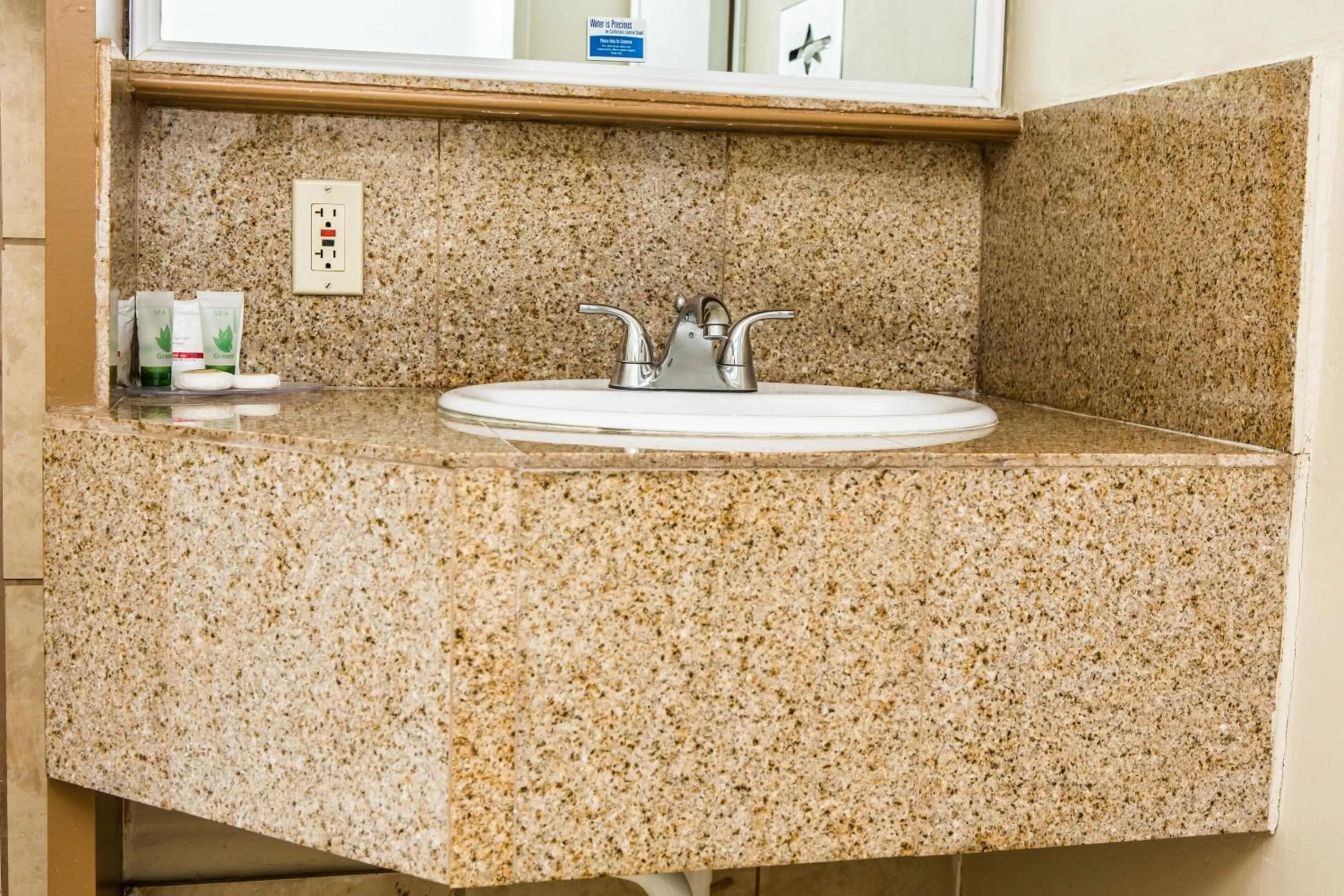 Bathroom in Pelican Inn