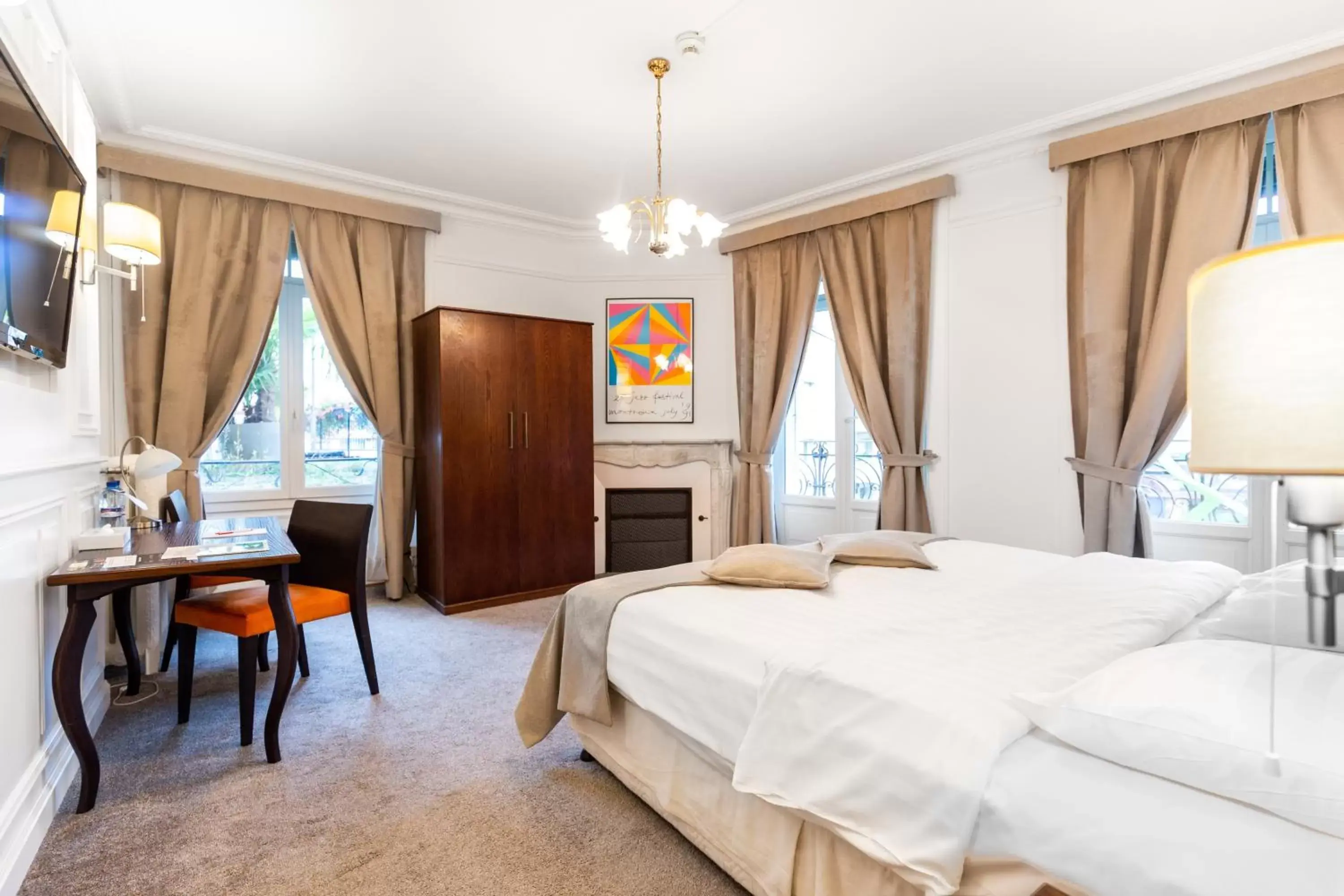 Bed in J5 Hotels Helvetie & La Brasserie