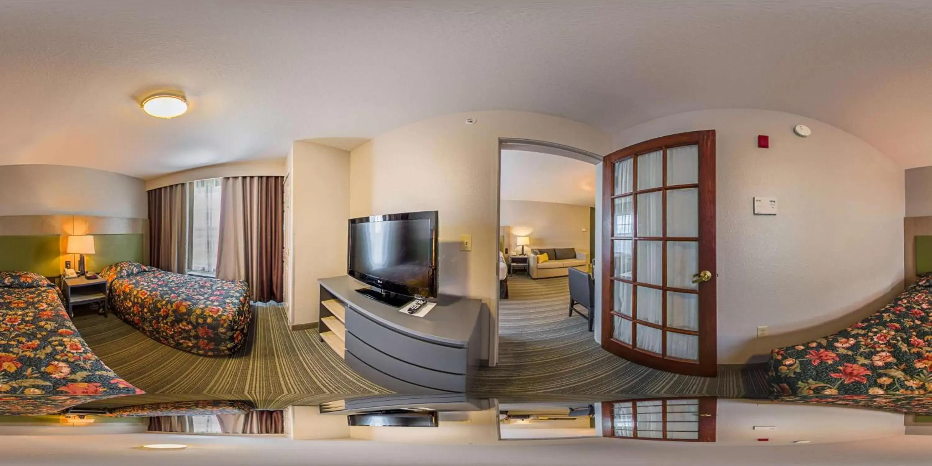 Photo of the whole room, TV/Entertainment Center in Country Inn & Suites by Radisson, Fond du Lac, WI