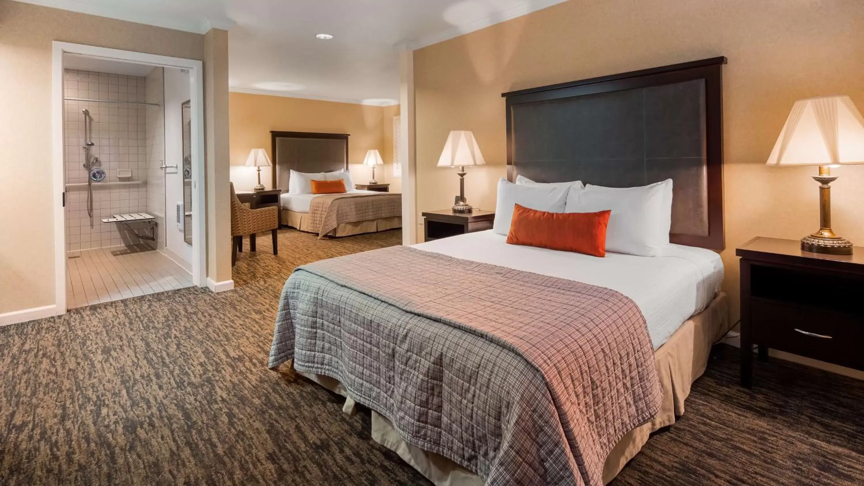 Photo of the whole room, Bed in Best Western Plus Humboldt Bay Inn