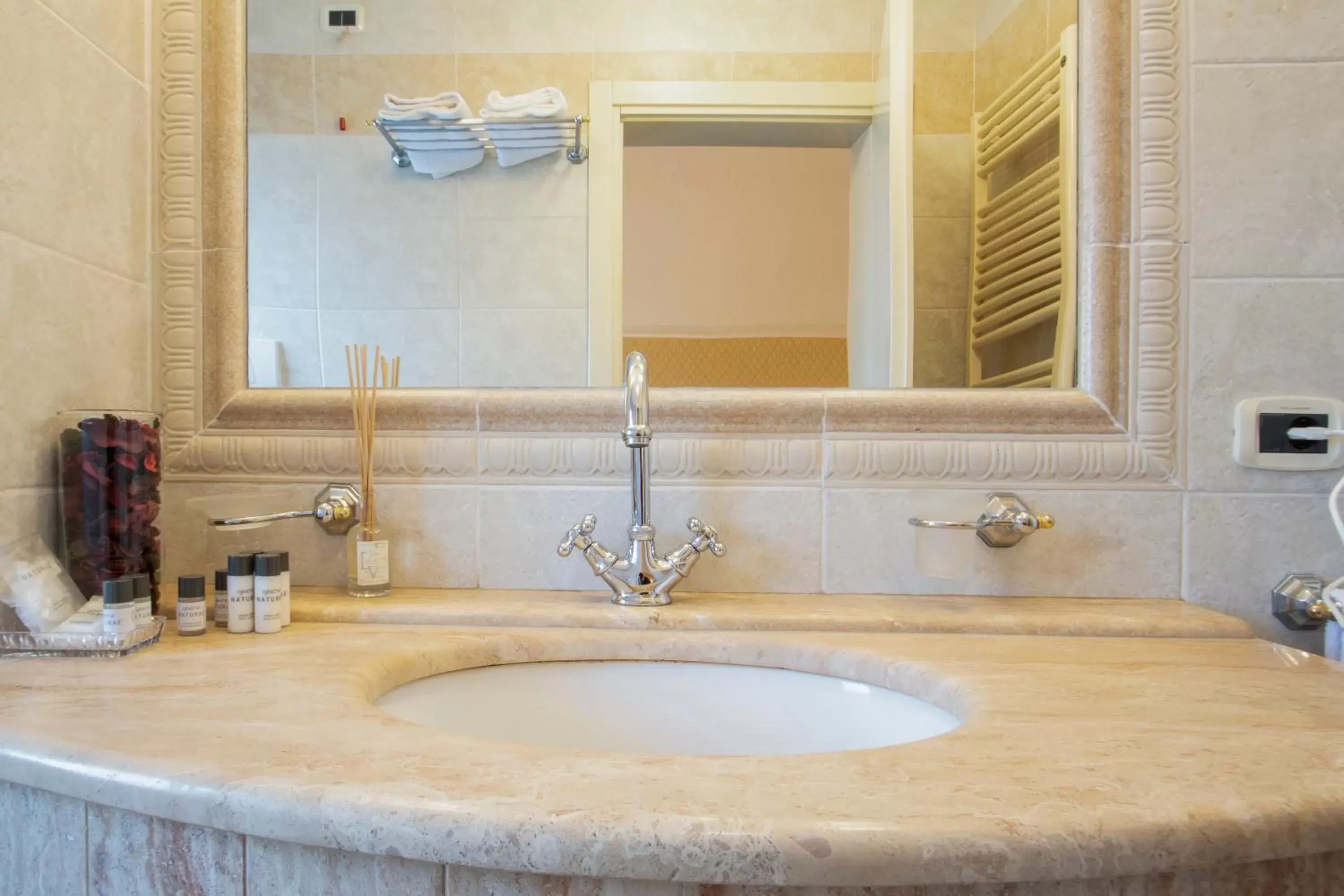 Bathroom in Hotel La Locanda