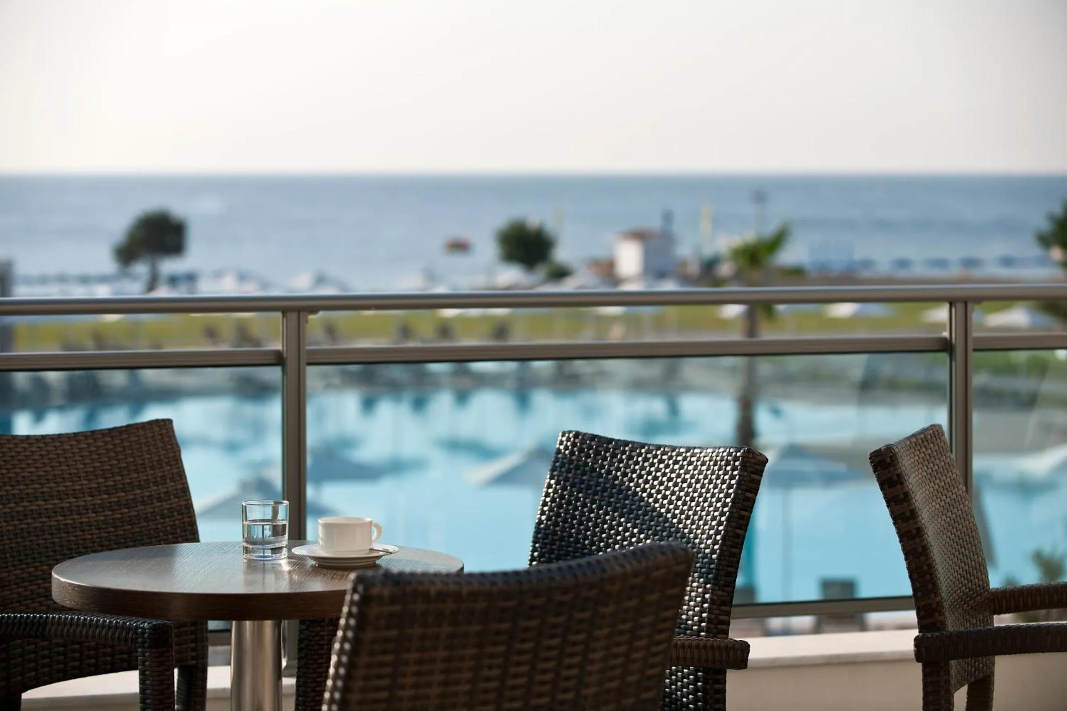 Lounge or bar in Apollo Blue