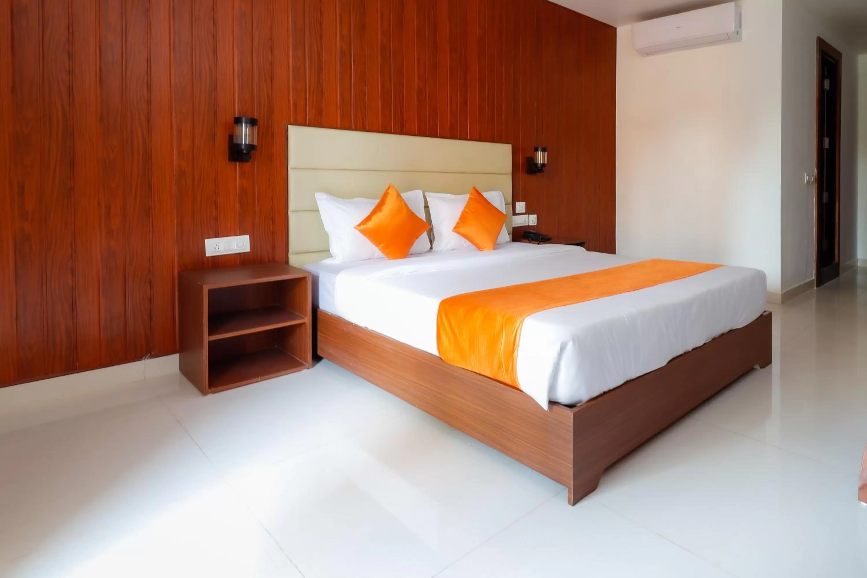 Bed in Miranda Beach Resort Baga