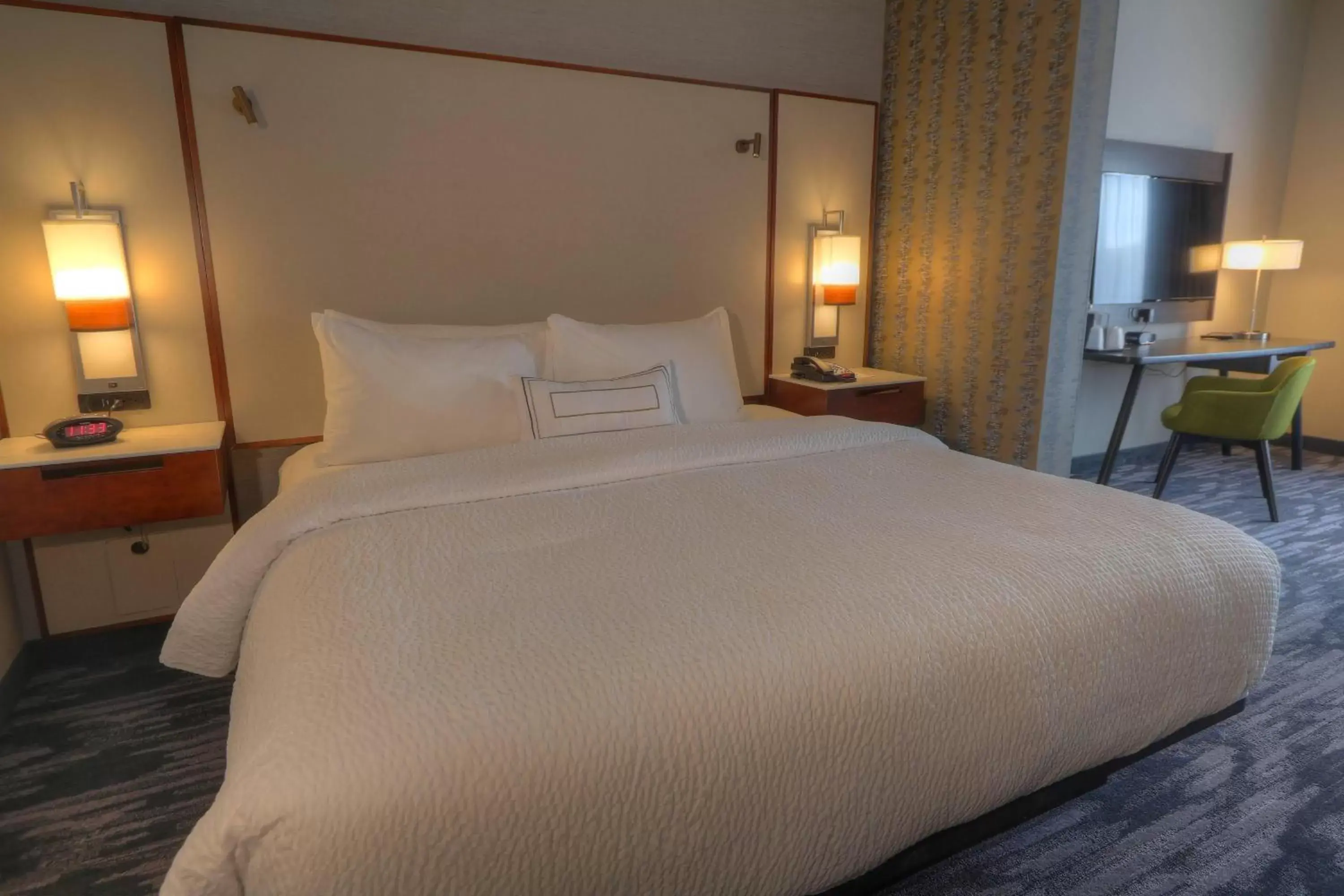 Photo of the whole room, Bed in Fairfield Inn & Suites by Marriott Gatlinburg Downtown