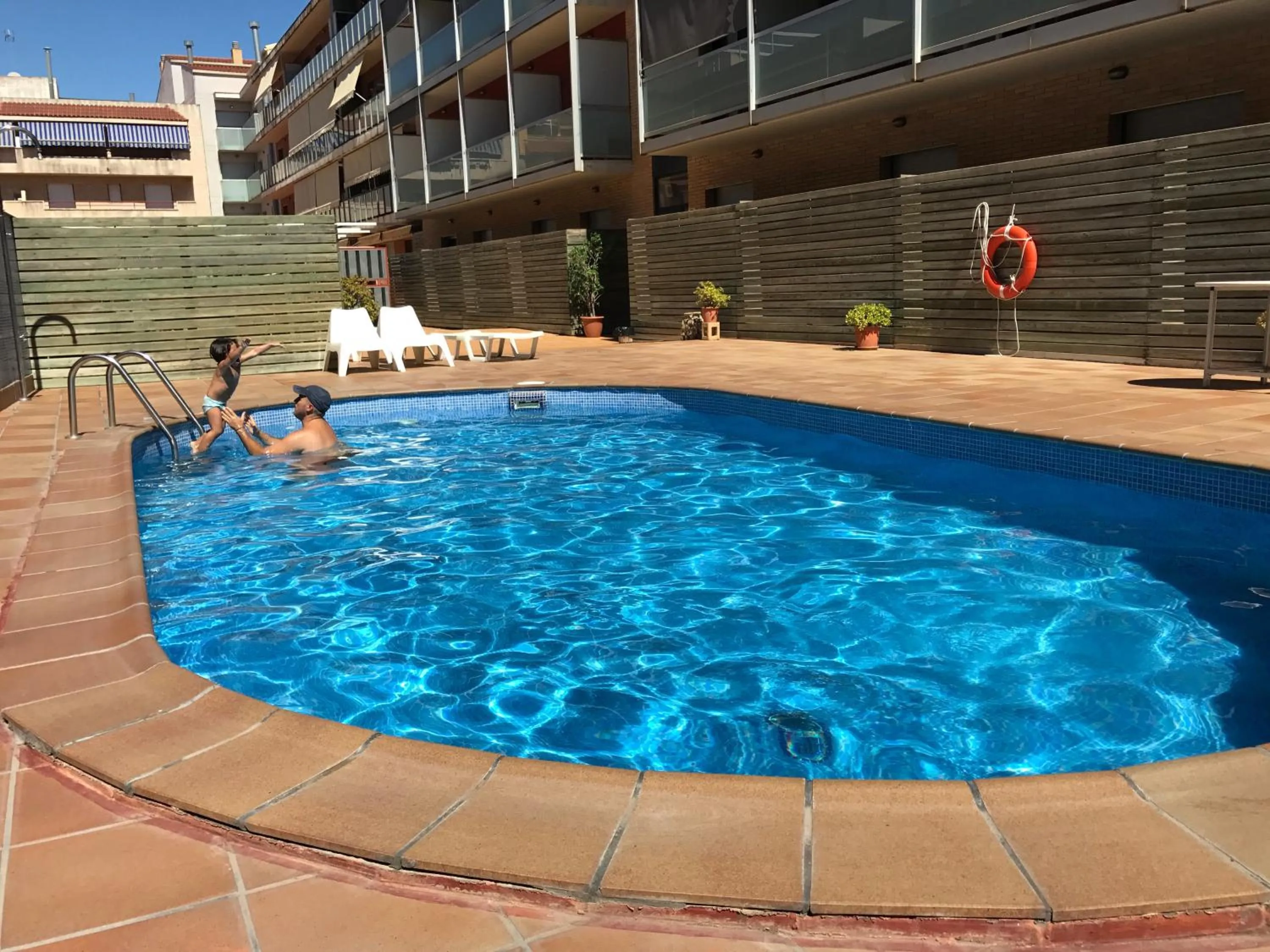 Swimming pool in Hotel Flora Parc