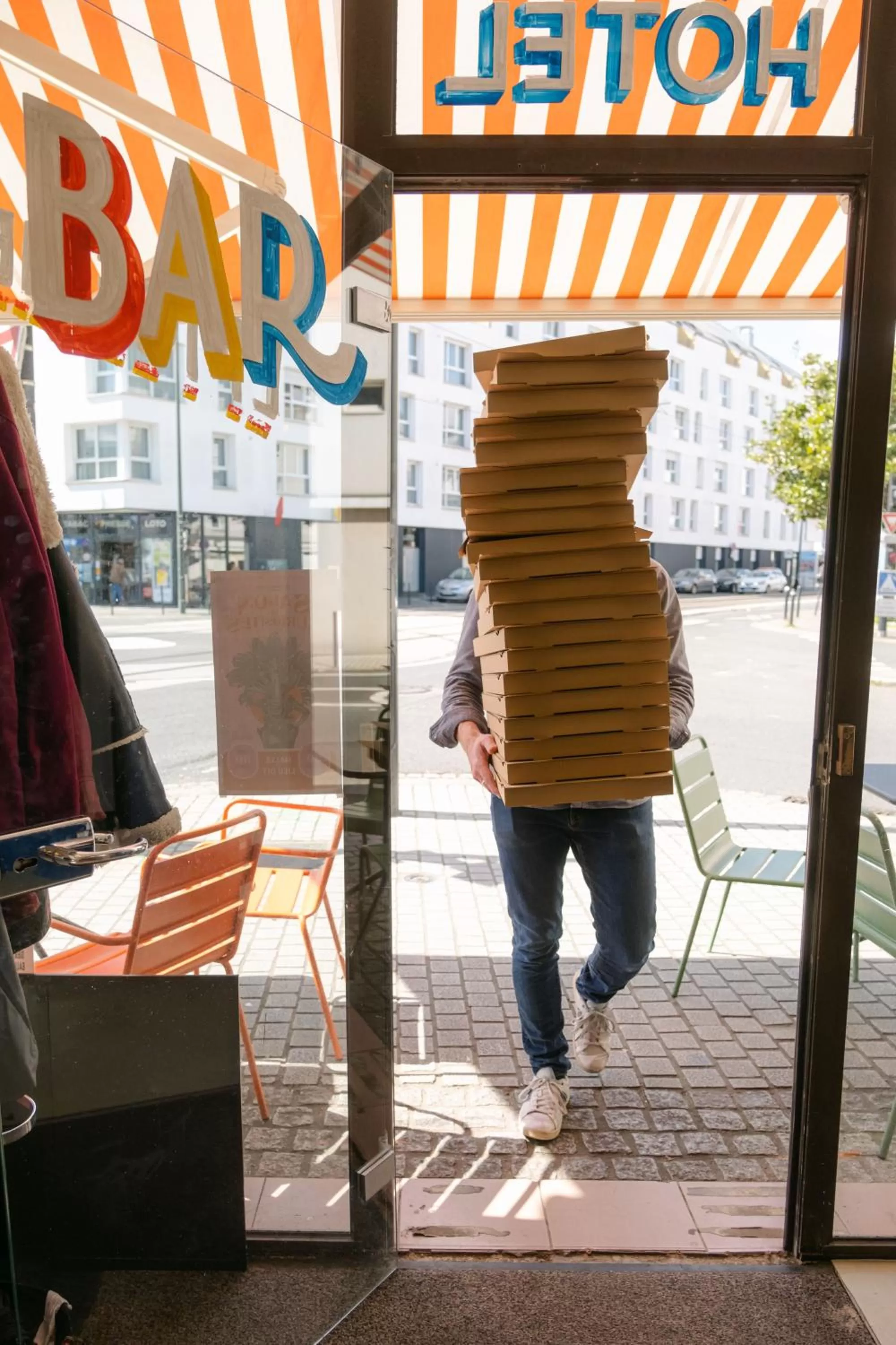 Restaurant/places to eat in Le Lieu Dit