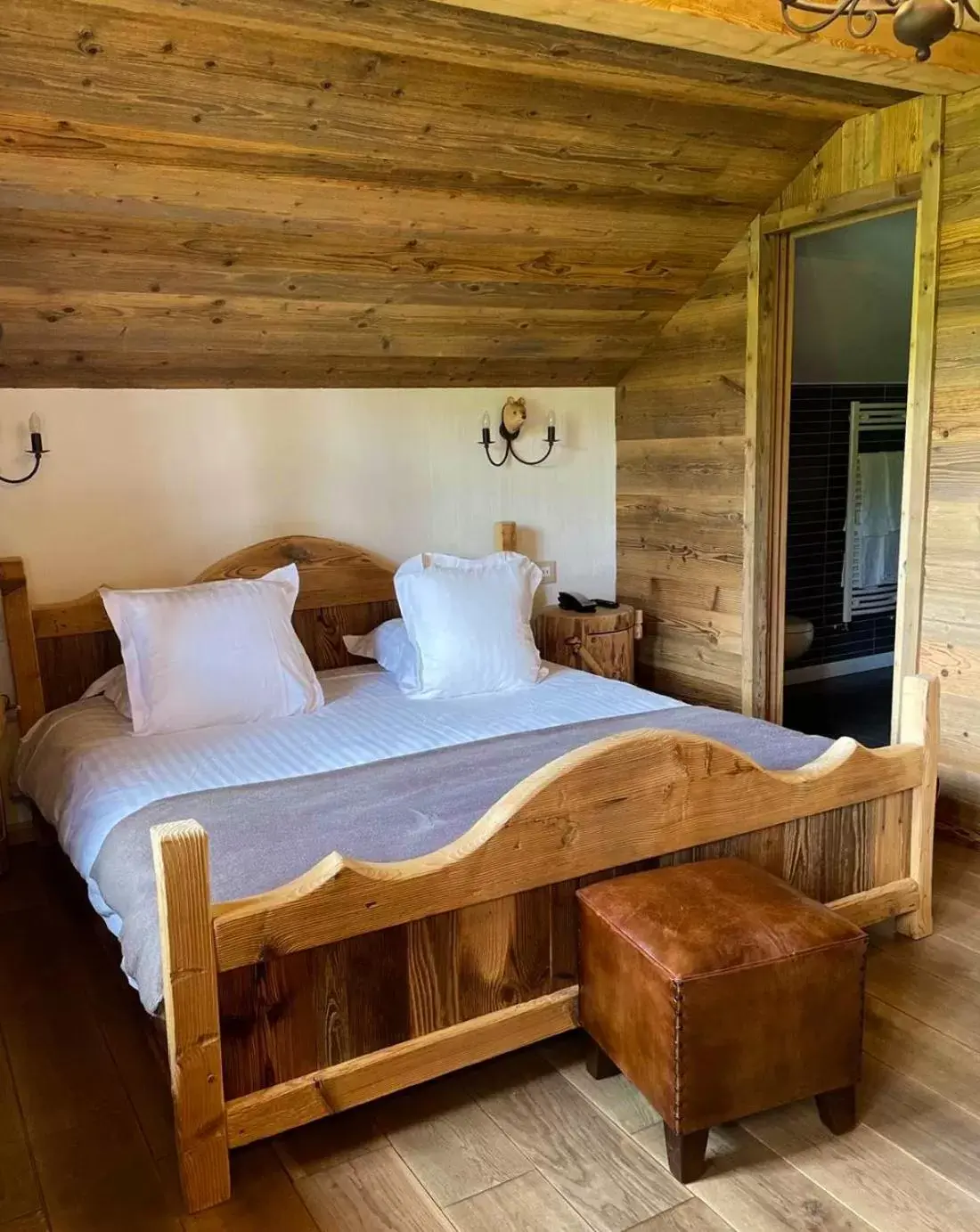 Bedroom, Bed in Le Tillau