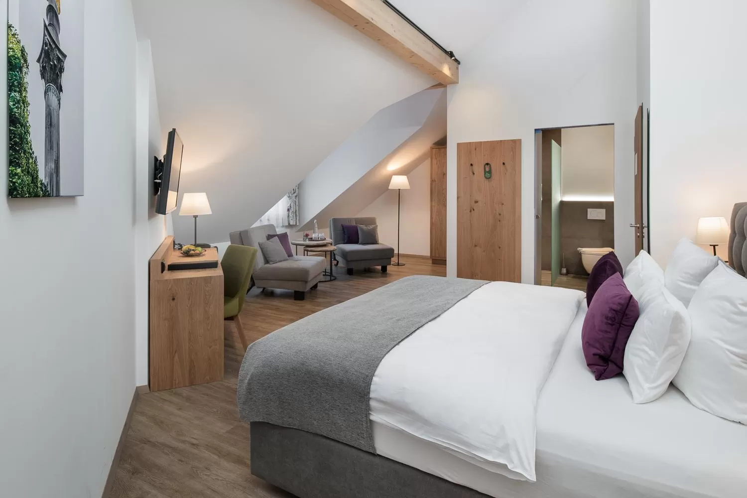 Photo of the whole room, Bed in Hotel Obermaier