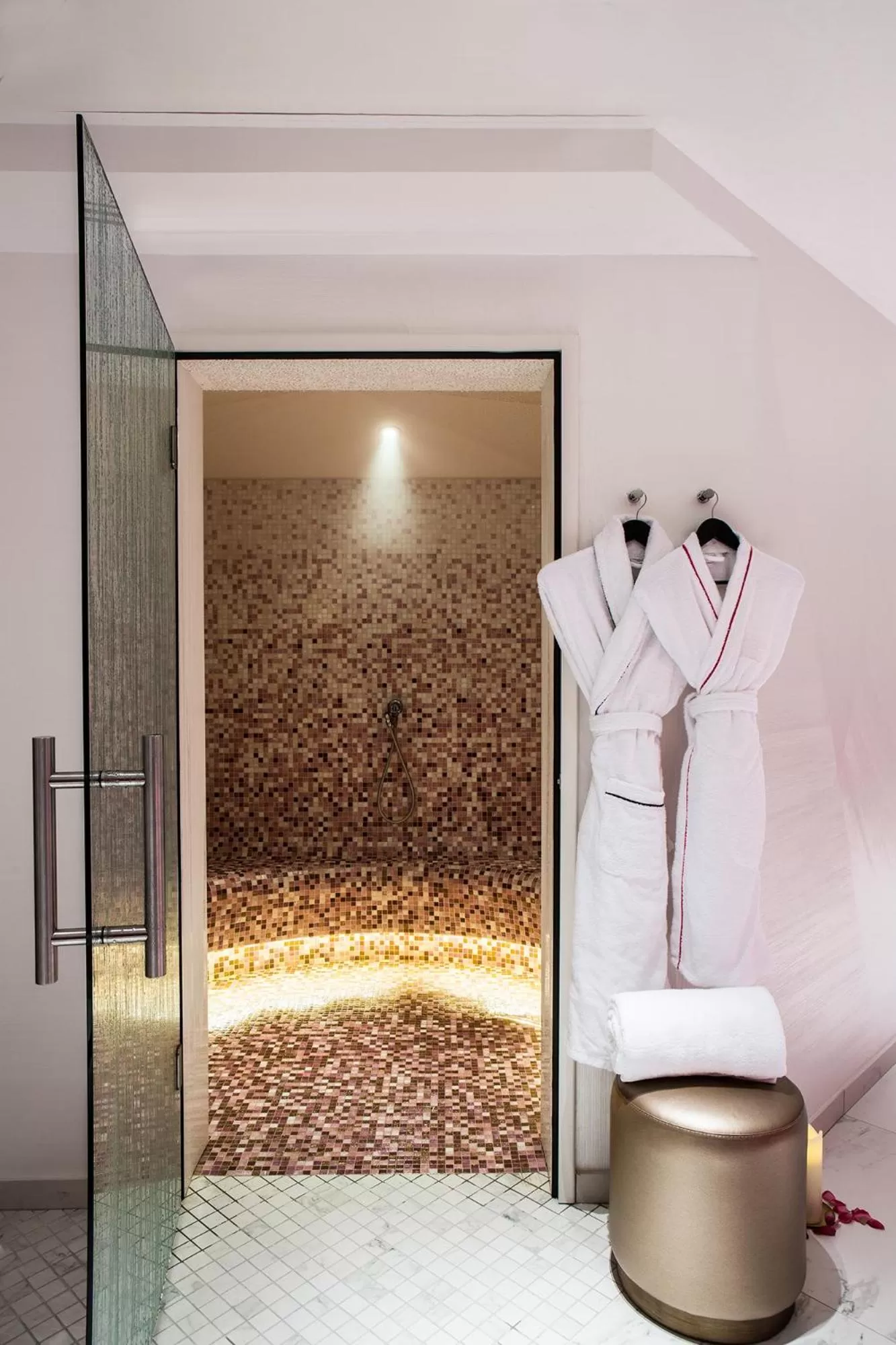 Spa and wellness centre/facilities in Fauchon l'Hôtel Paris