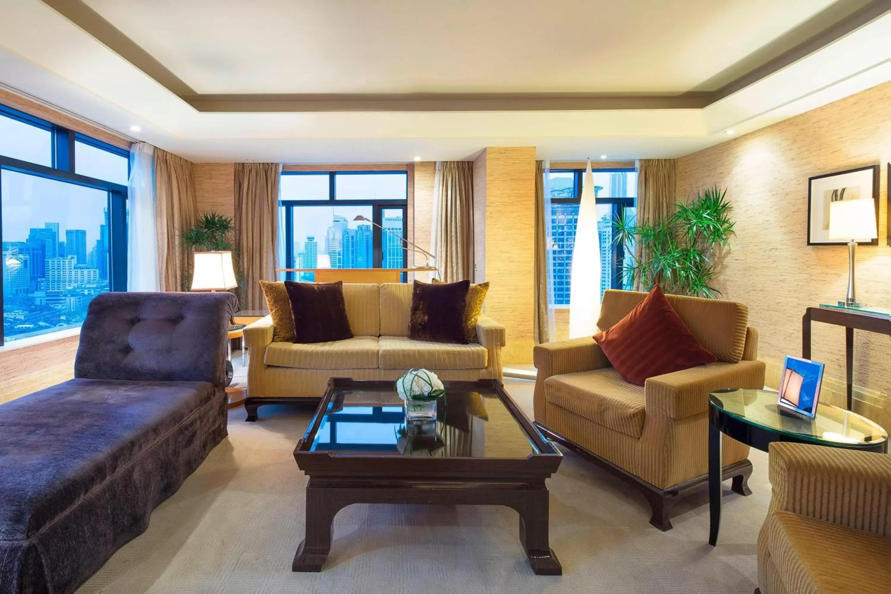 Living room, Seating Area in The Westin Bund Center, Shanghai