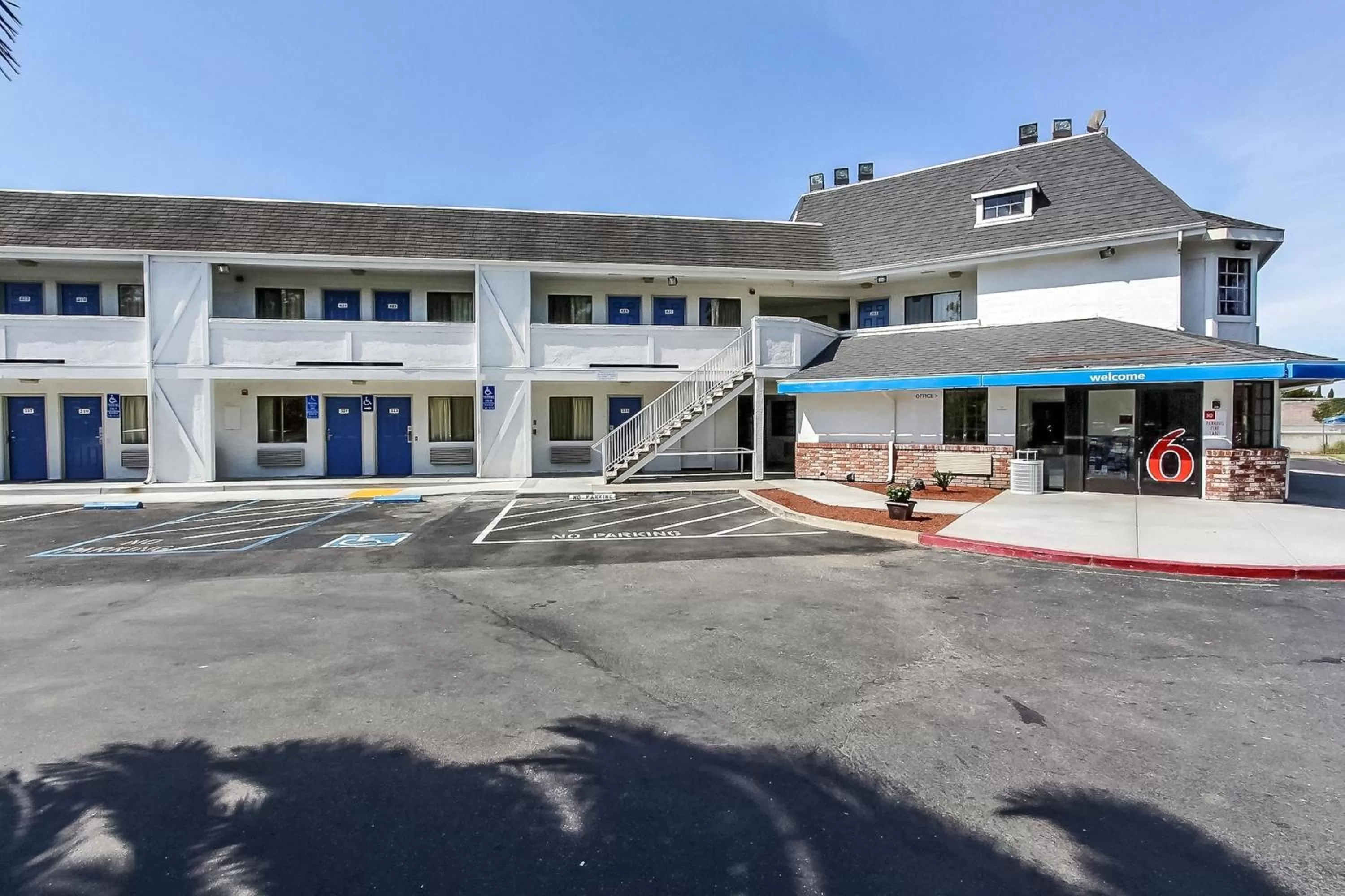 Facade/entrance in Motel 6-Fremont, CA - North