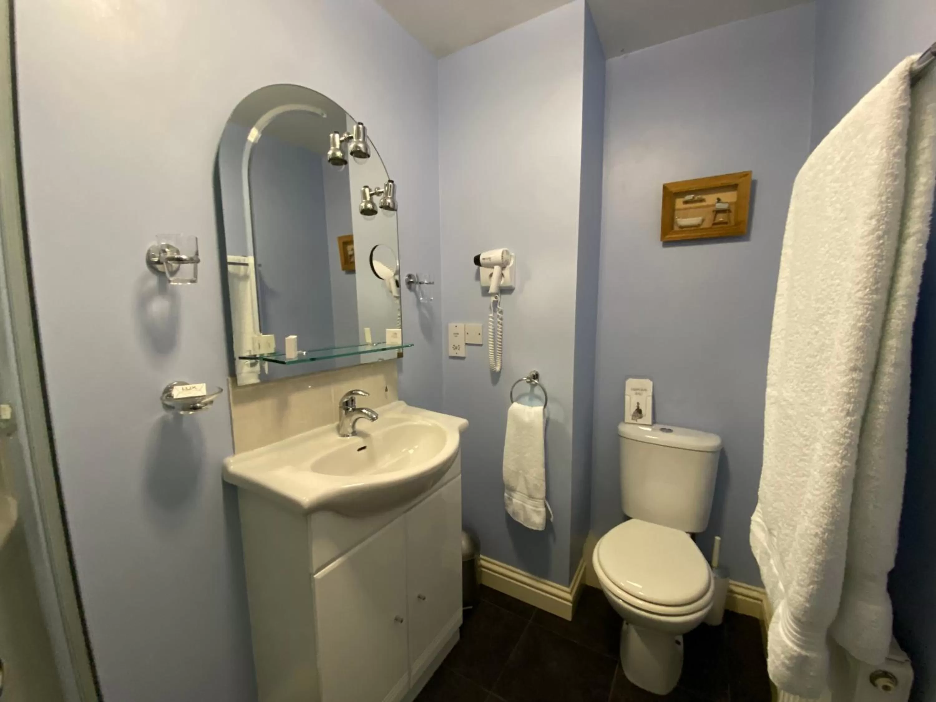 Bathroom in Flambards Hotel