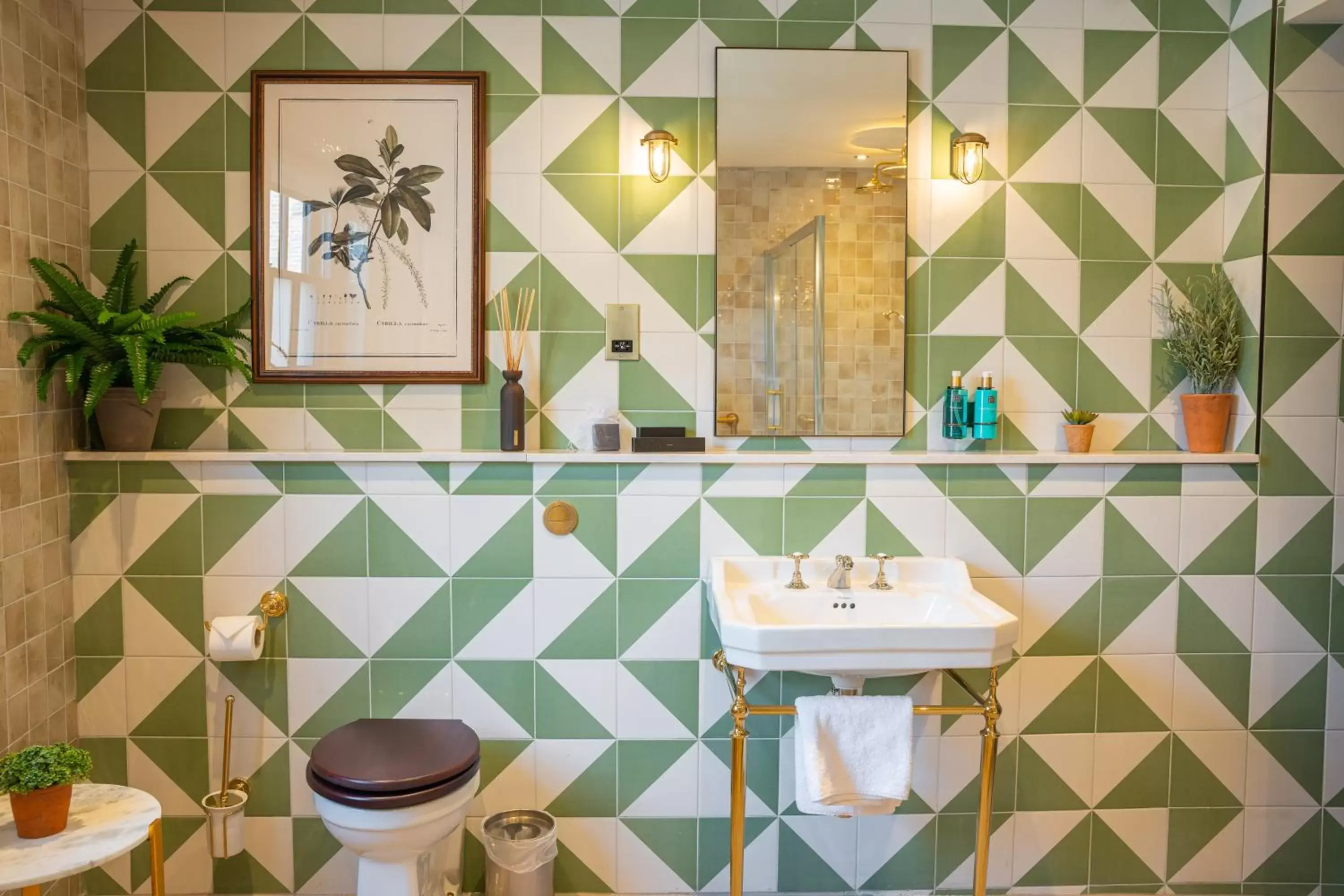 Bathroom in Salisbury Arms Hotel