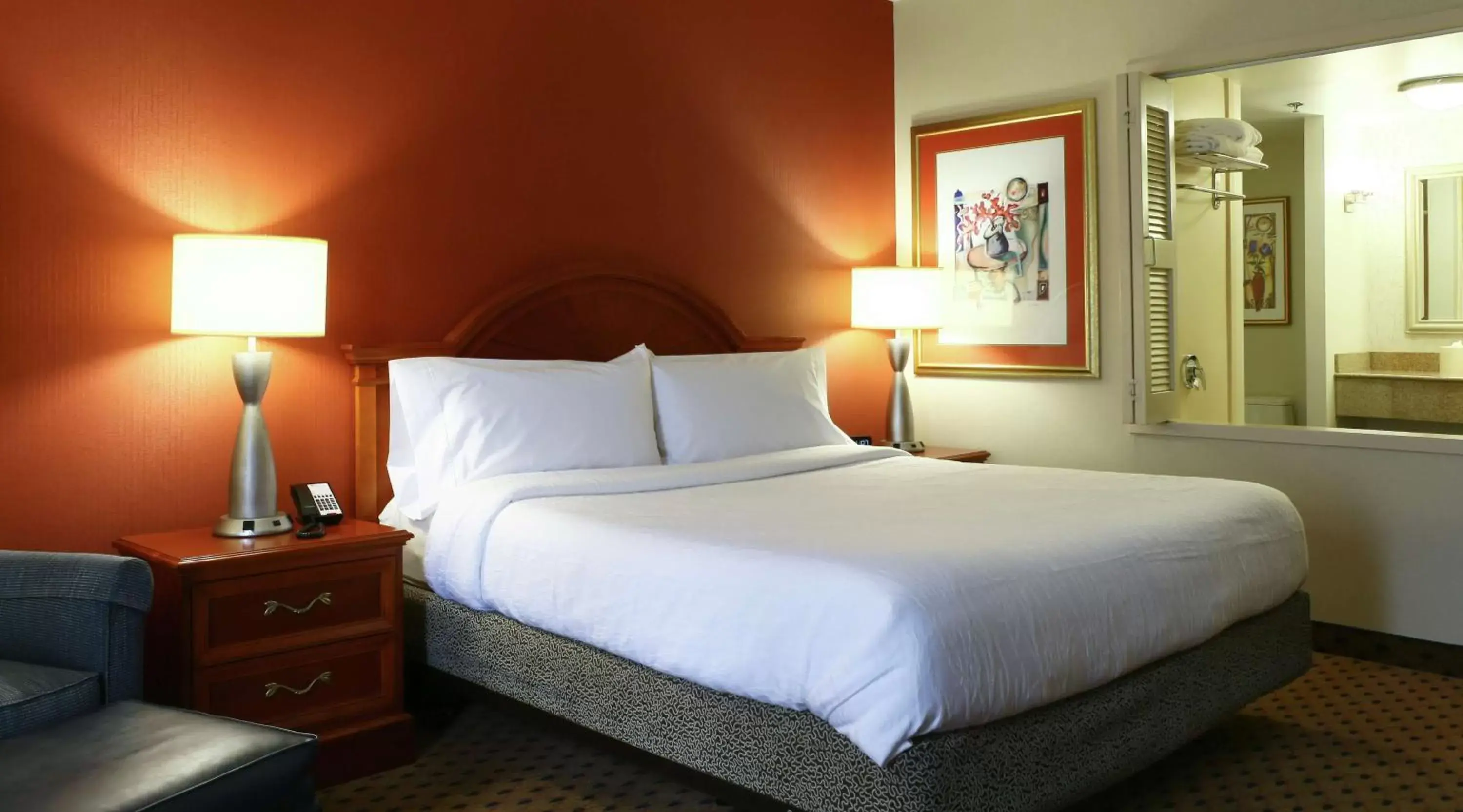 Bed in Hilton Garden Inn Secaucus/Meadowlands