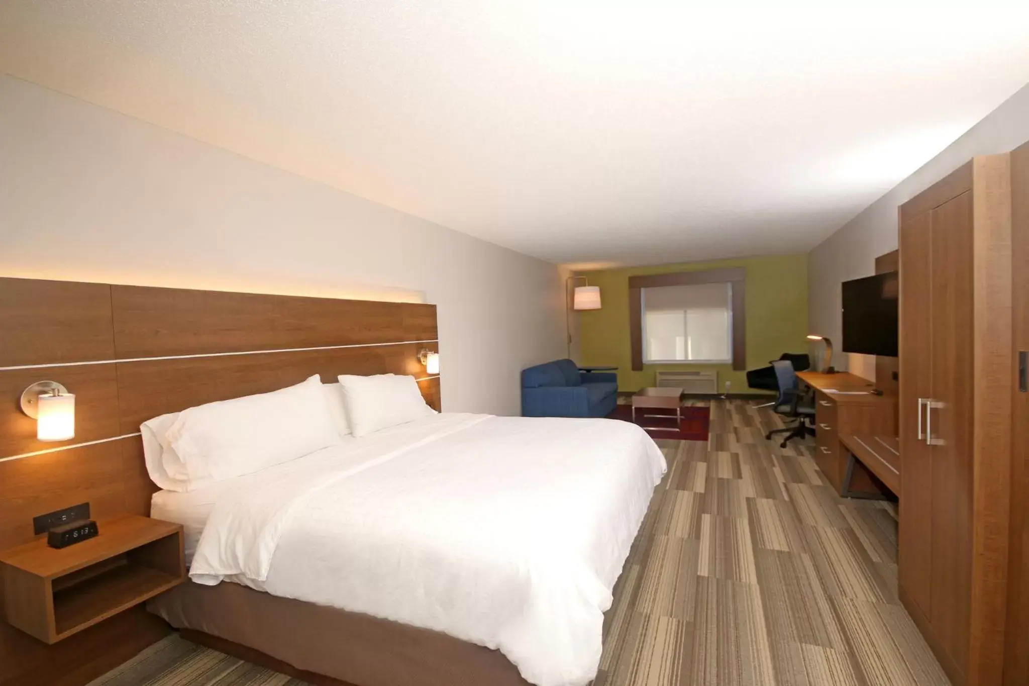 Photo of the whole room in Holiday Inn Express Troutville-Roanoke North, an IHG Hotel