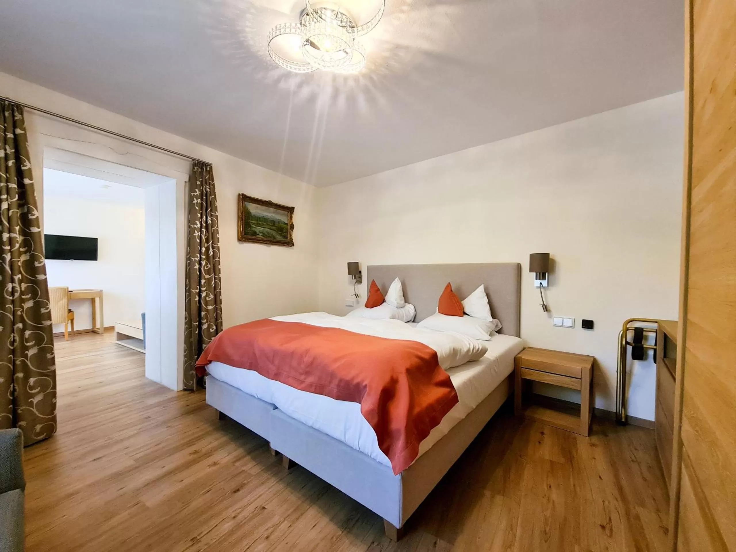 Bedroom, Bed in Reindl's Partenkirchener Hof