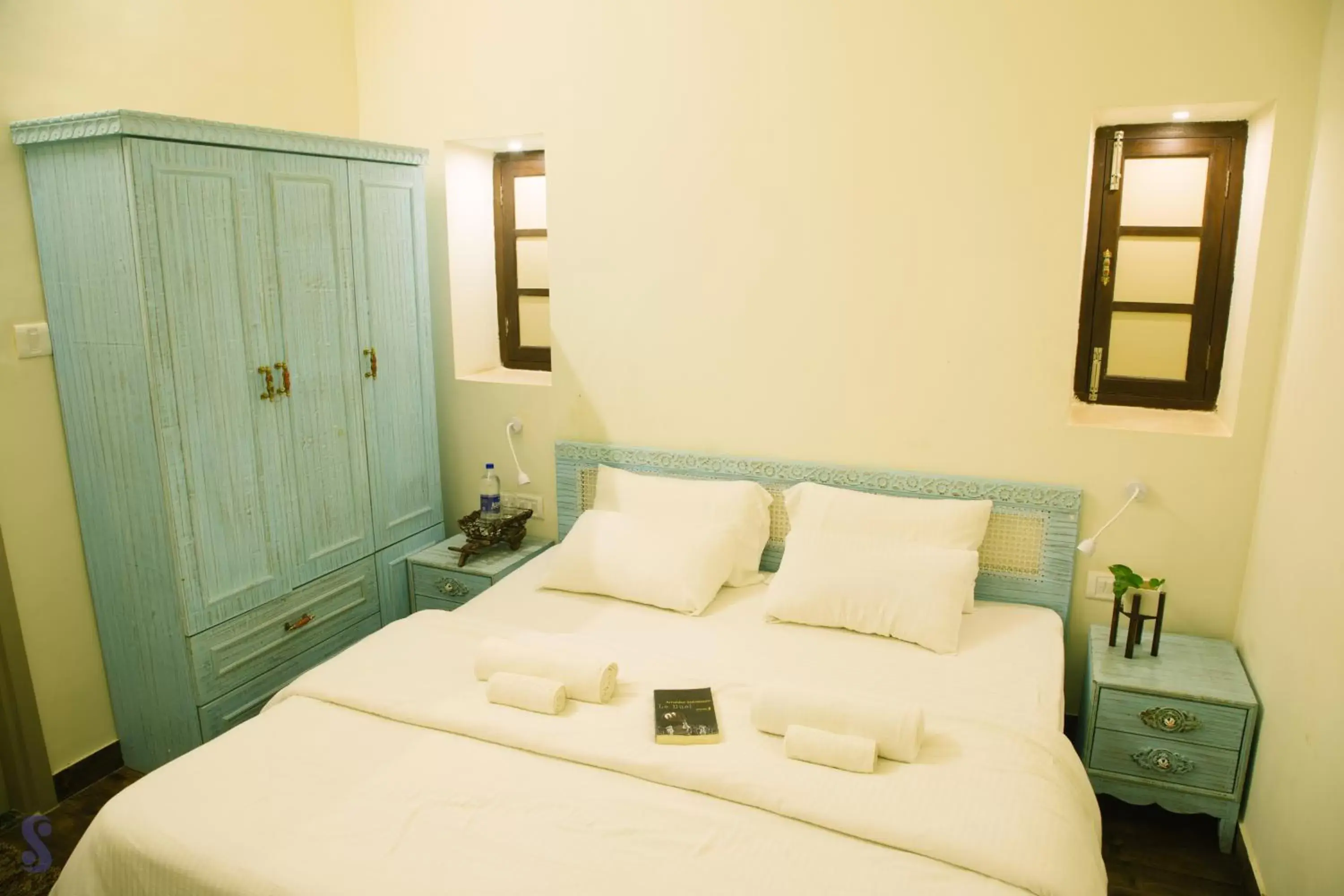 Deluxe Double Room With Bathroom in Safarnama Varanasi Deluxe Double Room With Bathroom in Safarnama Varanasi