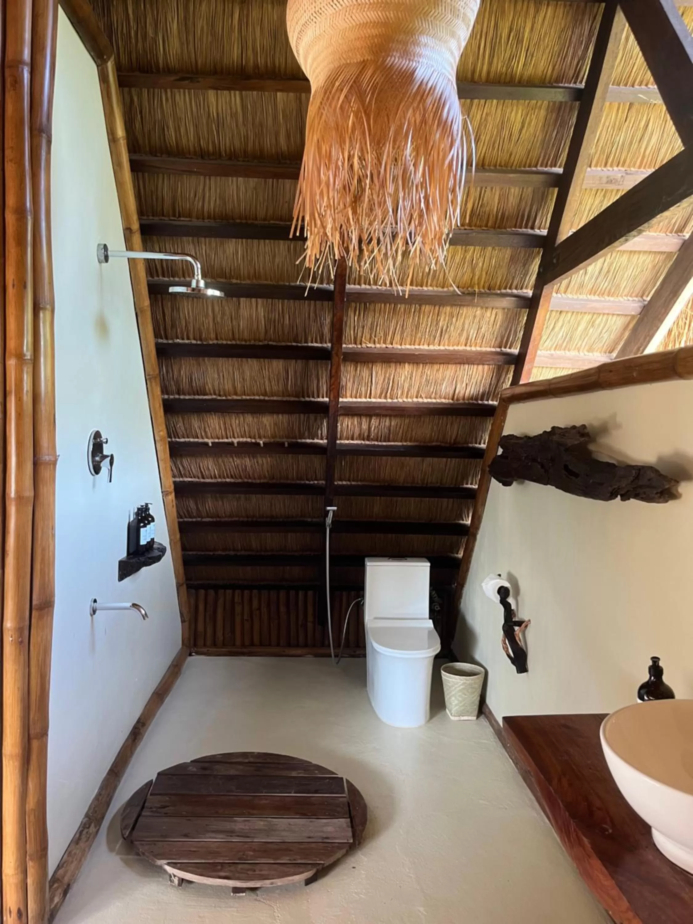Bathroom in The Beach House Ocam Ocam