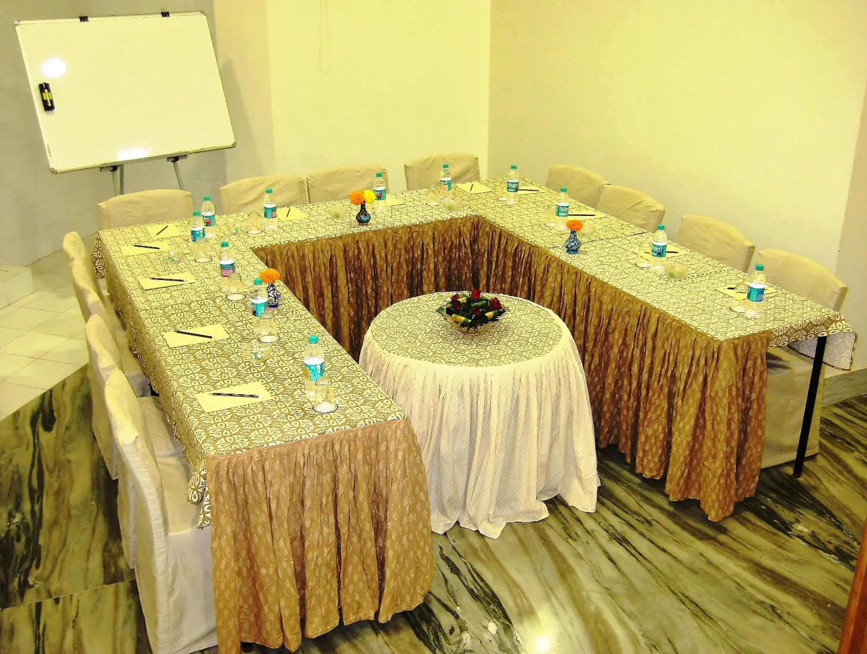 Business facilities in Om Niwas Suite Hotel