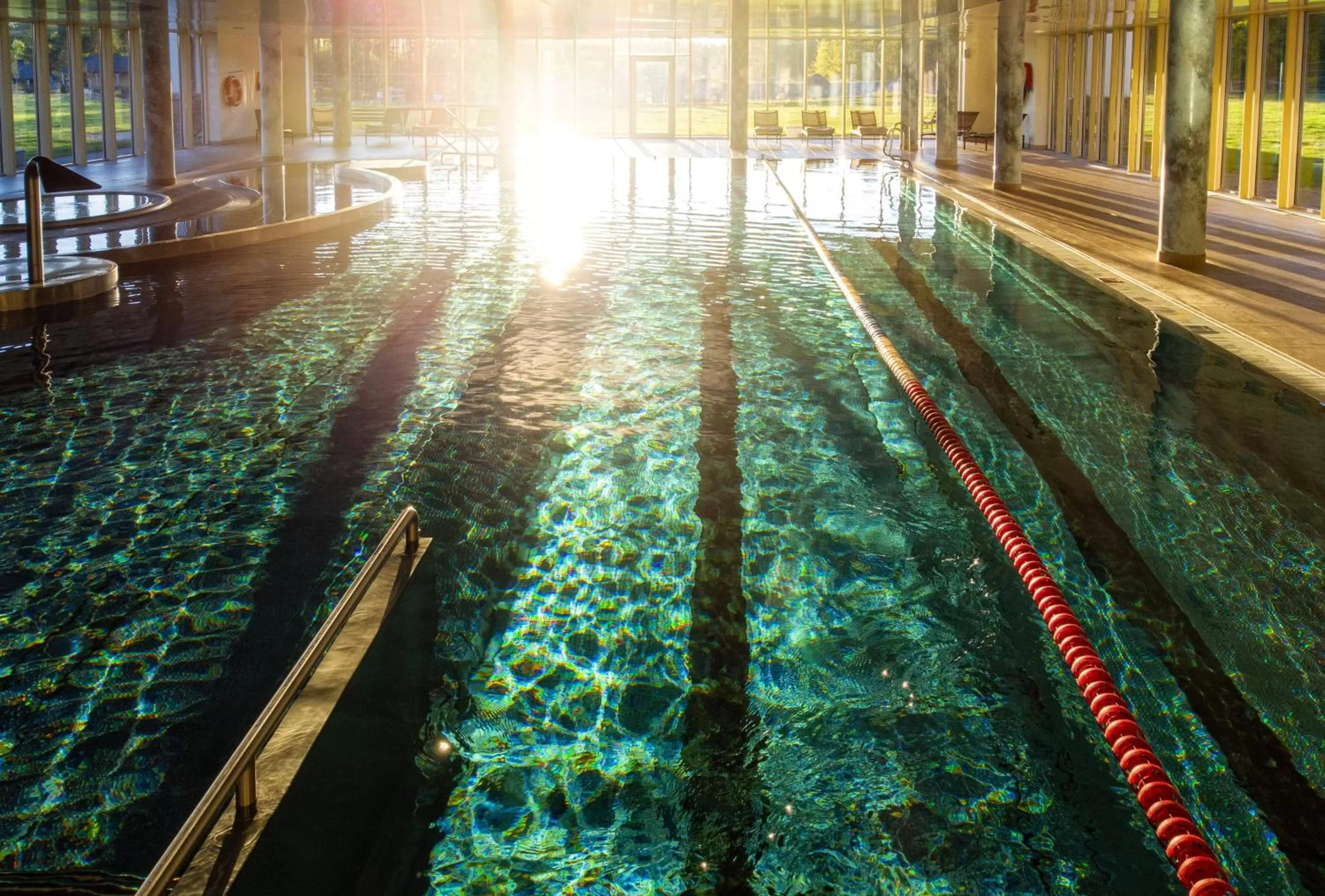Swimming pool in Hotel Kiston