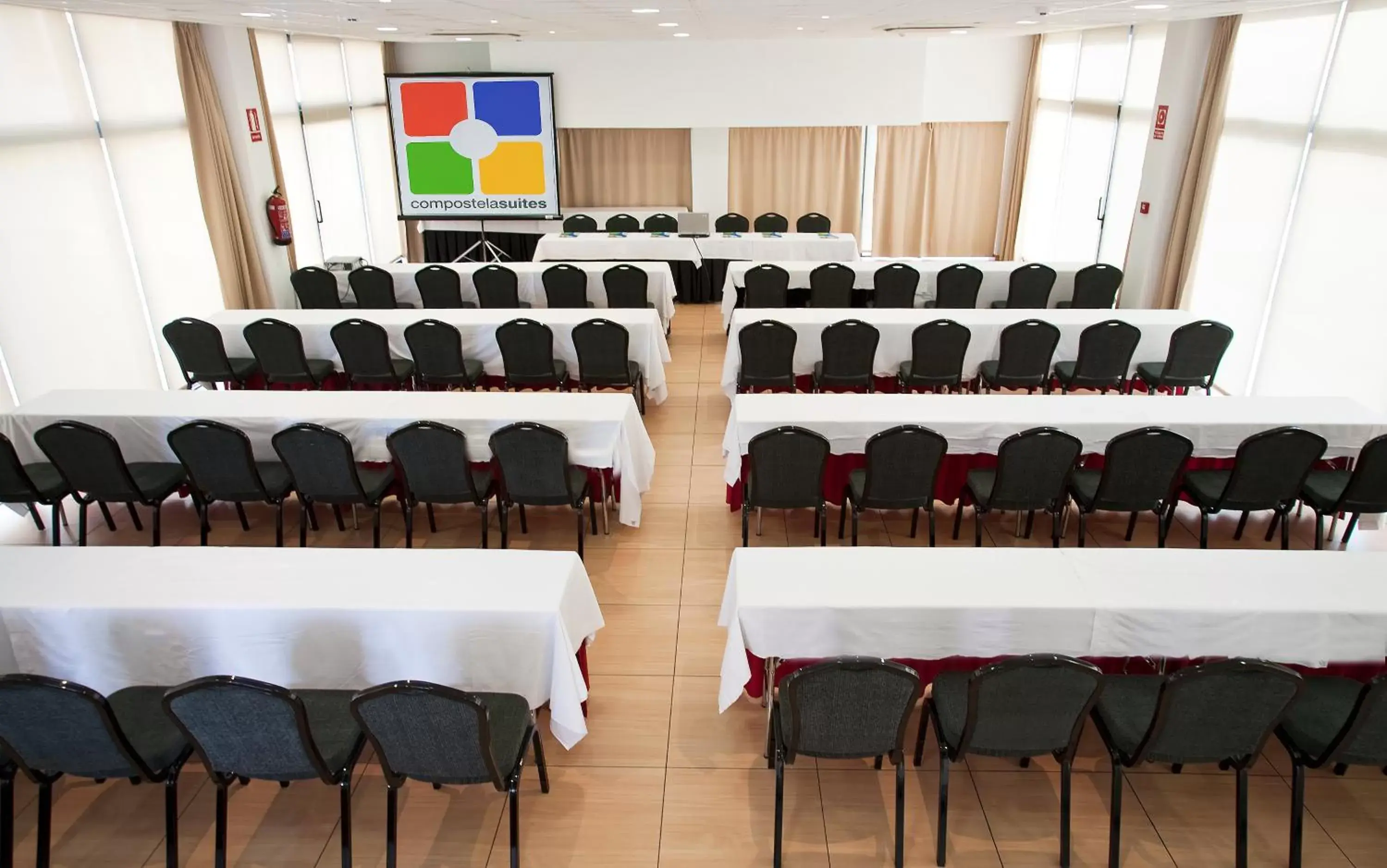 Meeting/conference room in Compostela Suites