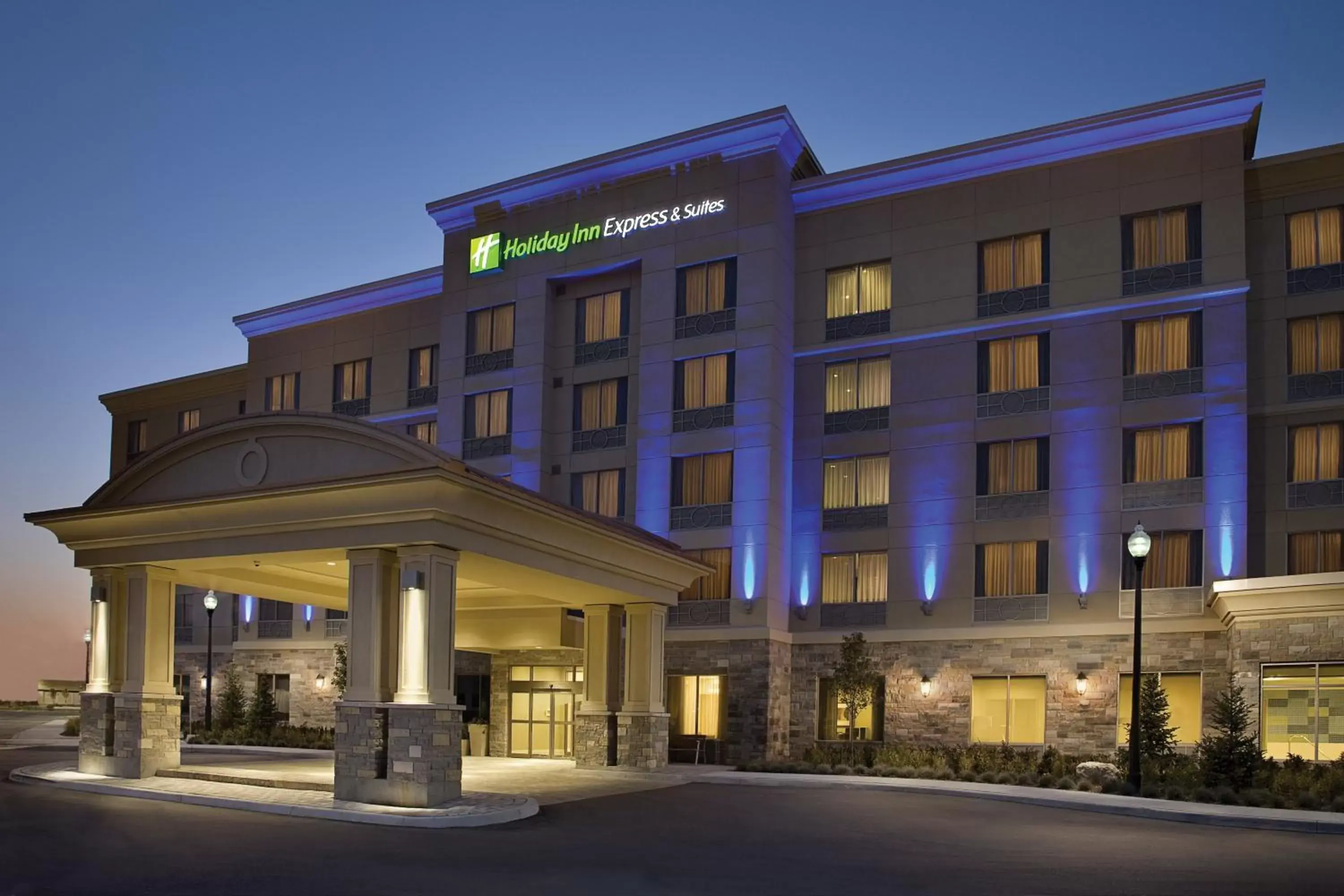 Property building in Holiday Inn Express & Suites Vaughan-Southwest, an IHG Hotel