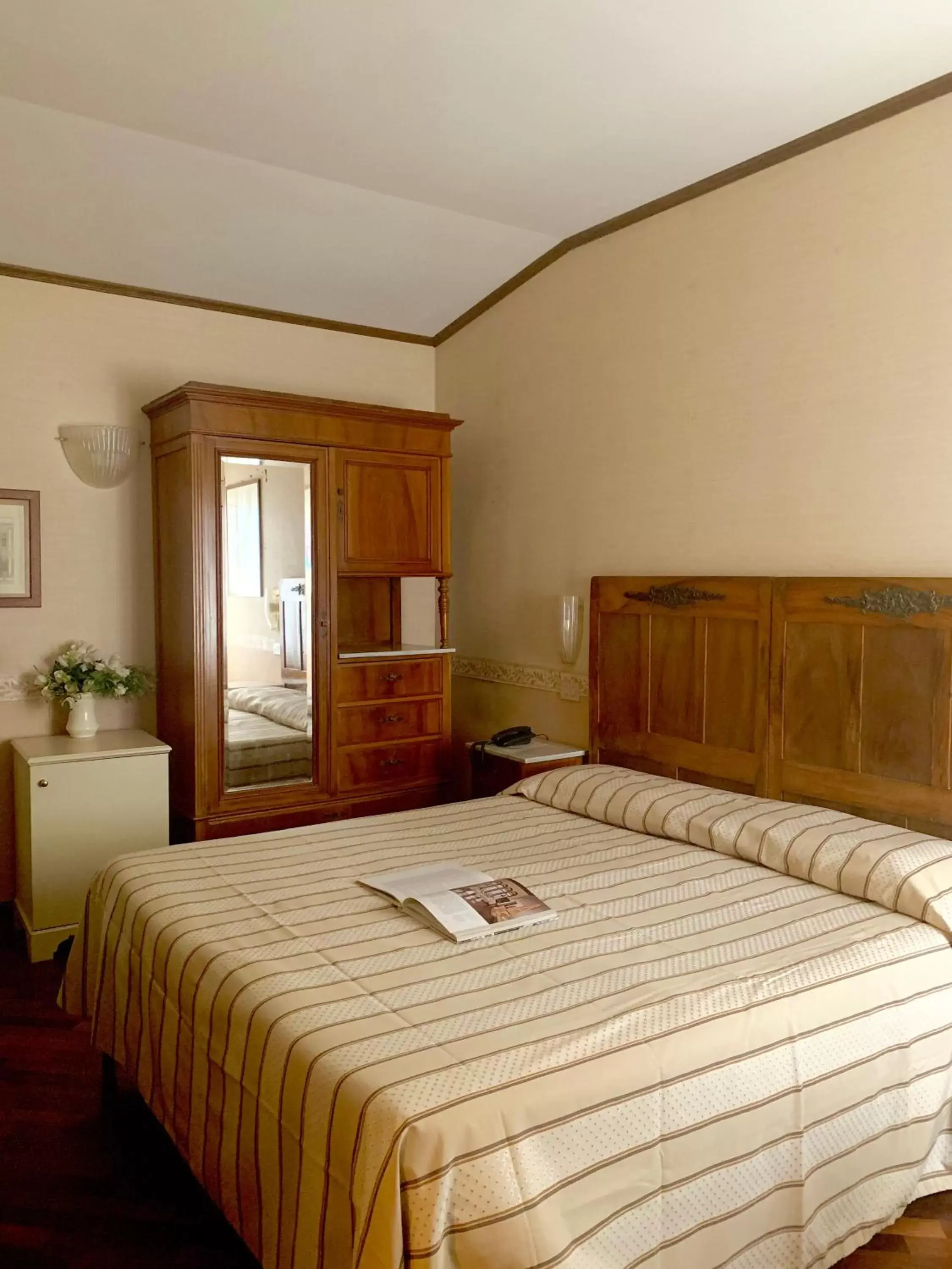 Double or Twin Room in Hotel La Calcina Double or Twin Room in Hotel La Calcina
