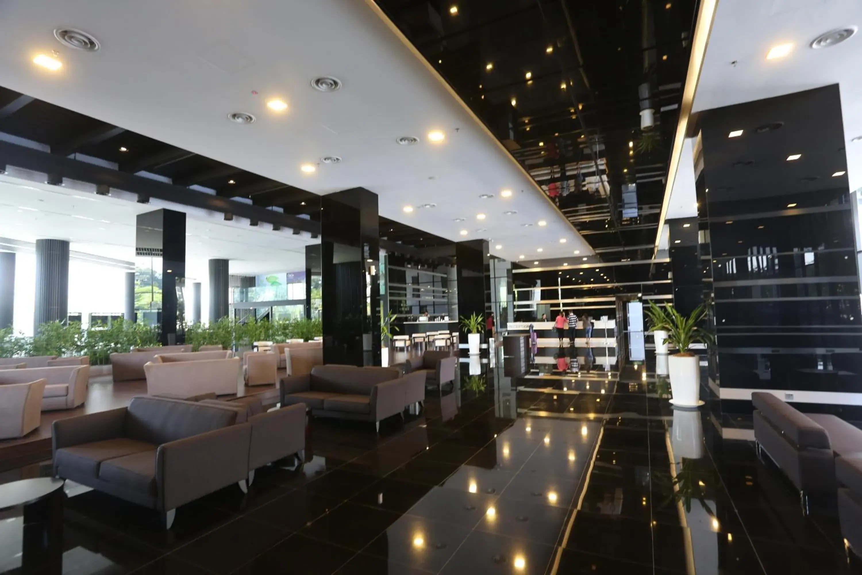 Lobby or reception, Lounge/Bar in e.City Hotel@OneCity
