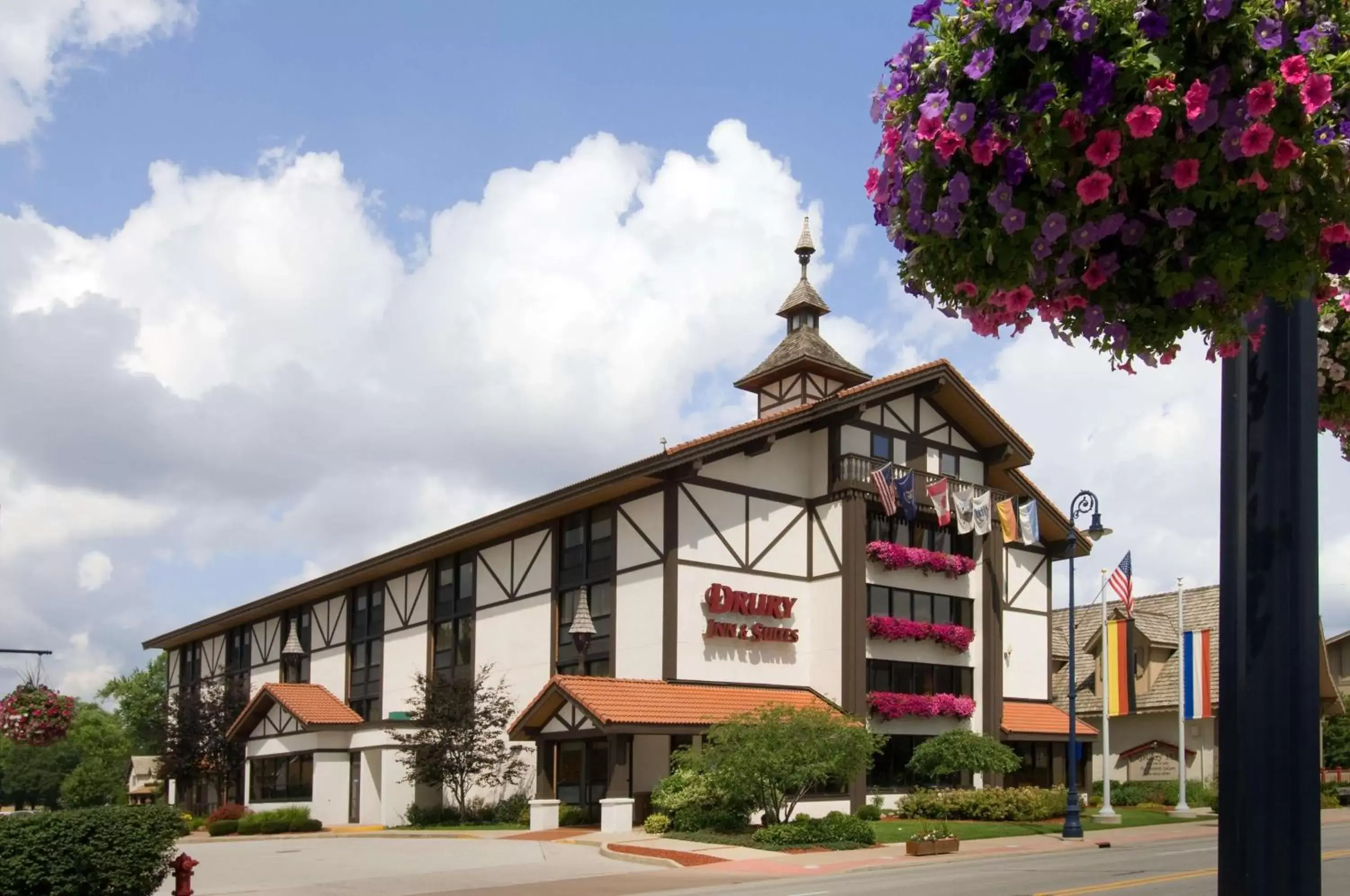 Property Building in Drury Inn & Suites Frankenmuth