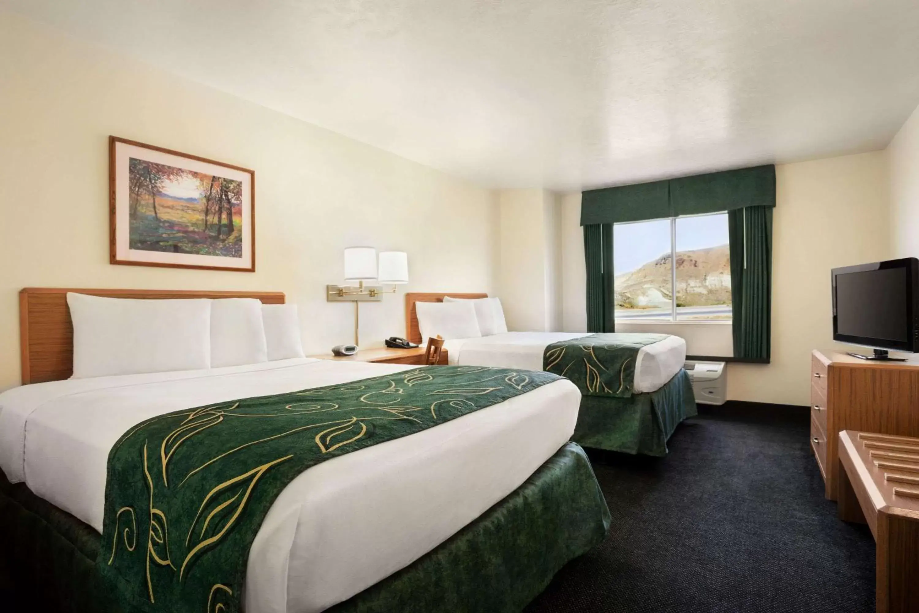 Photo of the whole room, Bed in Travelodge by Wyndham Green River WY