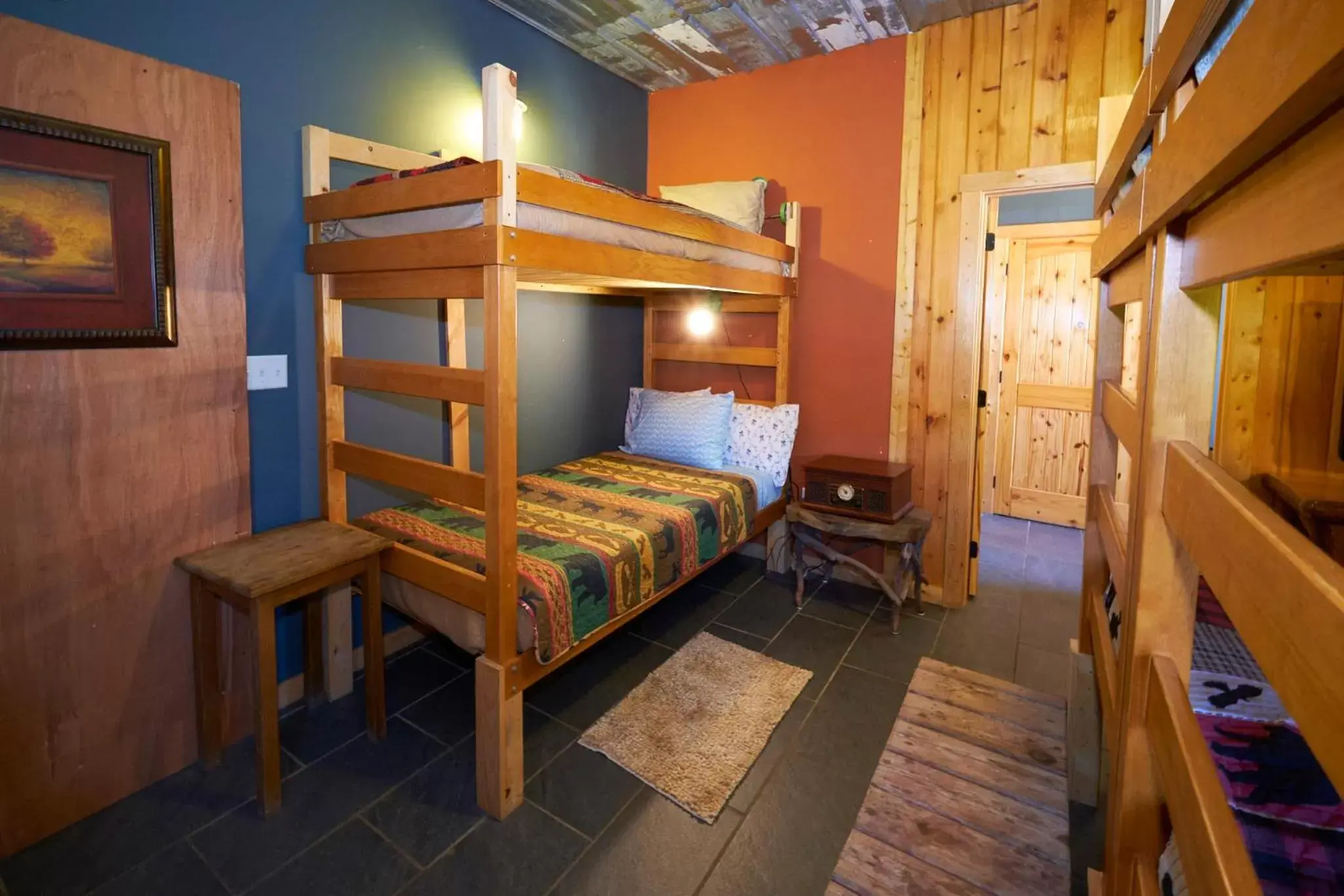 Bunk Bed in Creekwalk Inn Bed and Breakfast with Cabins